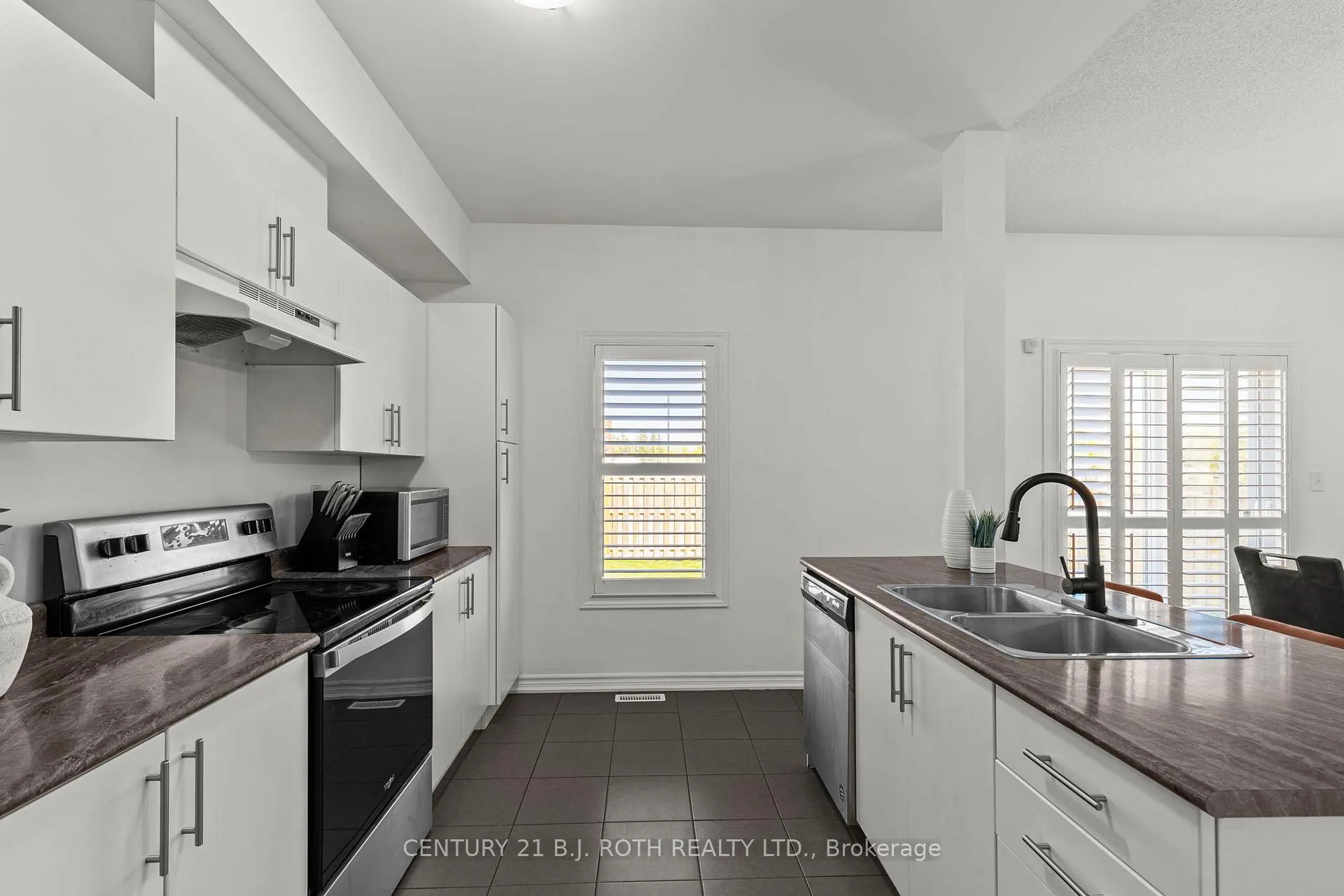 Photo 11 of 21 Brown Bear Street, Barrie, Holly — HOMEH