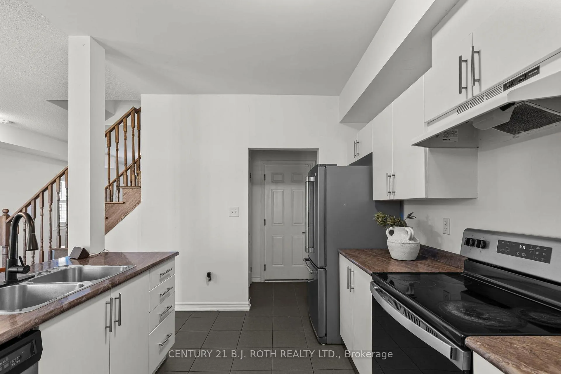 Photo 12 of 21 Brown Bear Street, Barrie, Holly — HOMEH