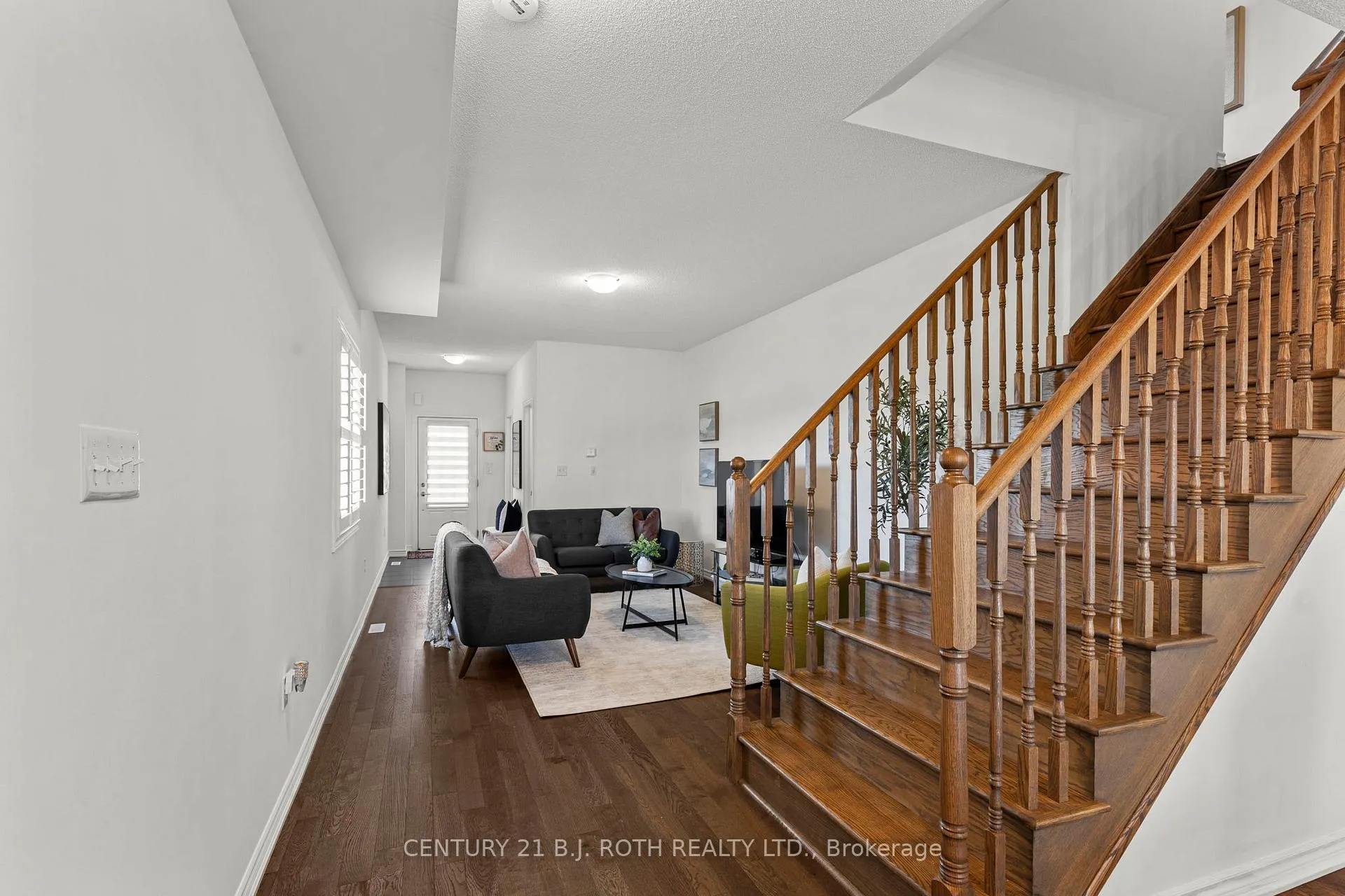 Photo 16 of 21 Brown Bear Street, Barrie, Holly — HOMEH