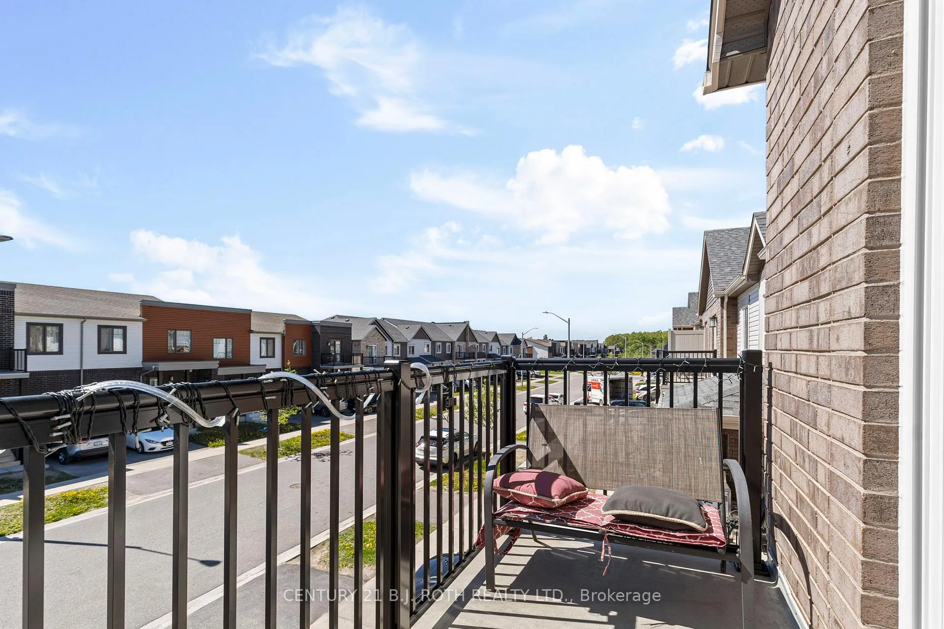Photo 23 of 21 Brown Bear Street, Barrie, Holly — HOMEH