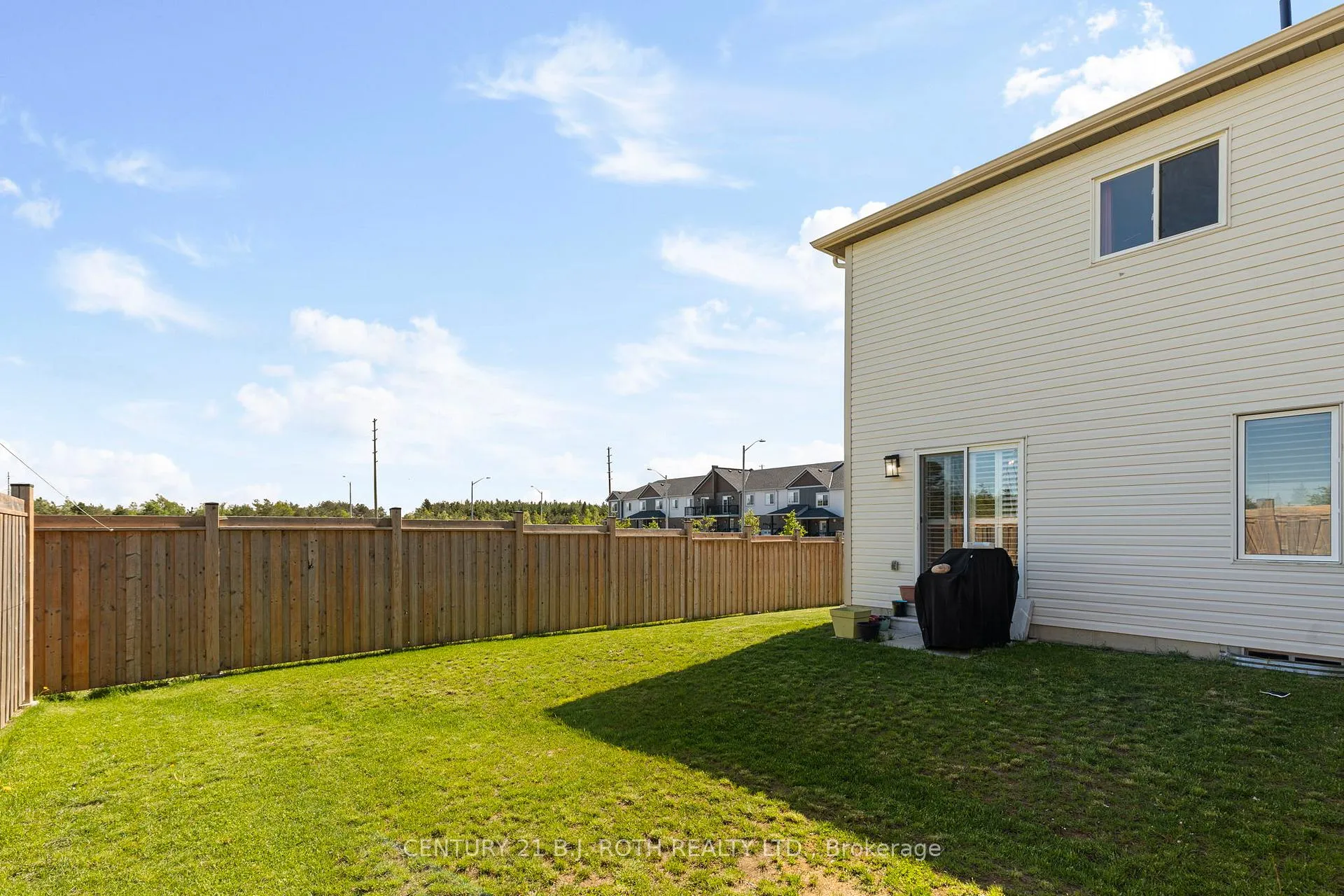 Photo 29 of 21 Brown Bear Street, Barrie, Holly — HOMEH