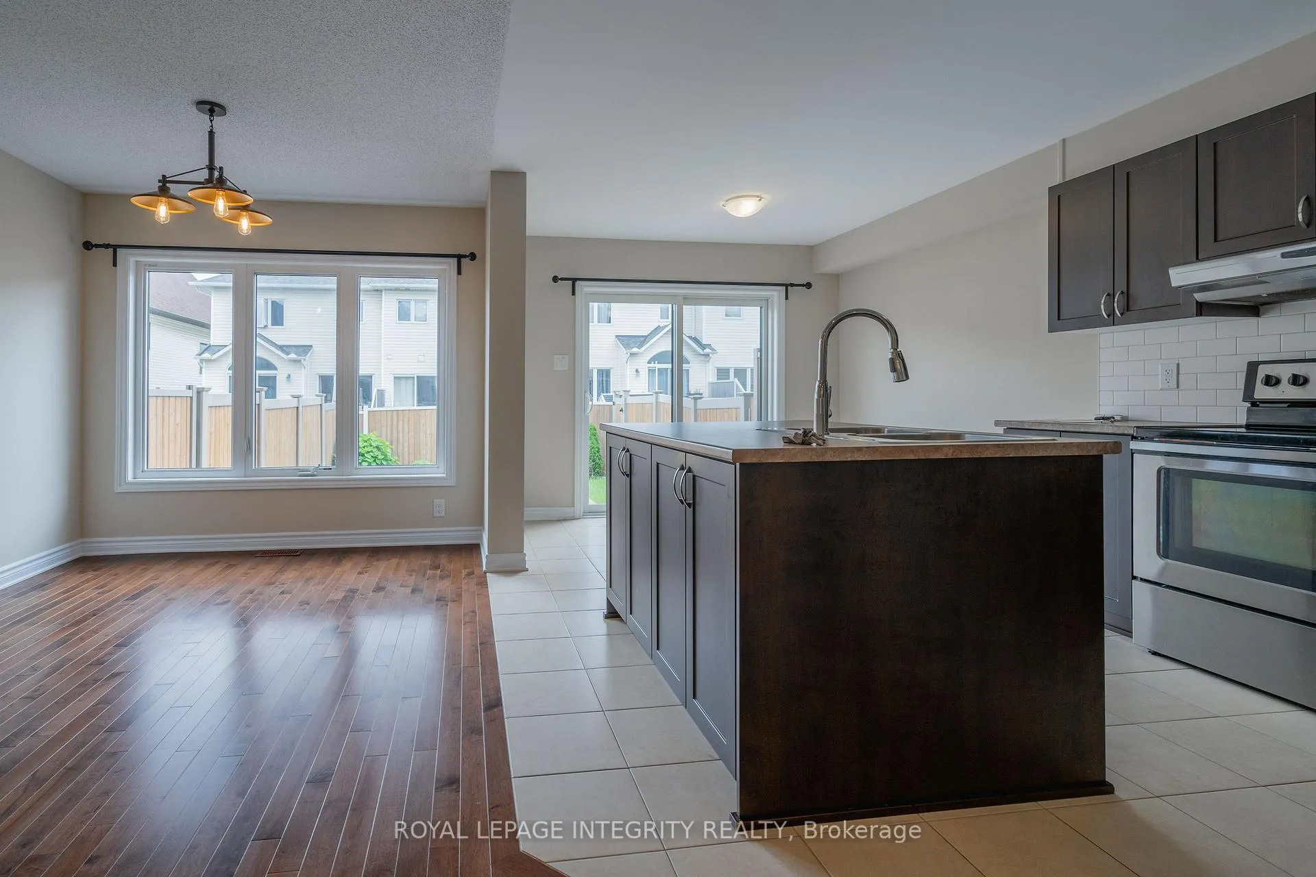 Photo 6 of 71 Fallengale Crescent, Ottawa, Kanata - Kanata Lakes/Heritage Hills — HOMEH