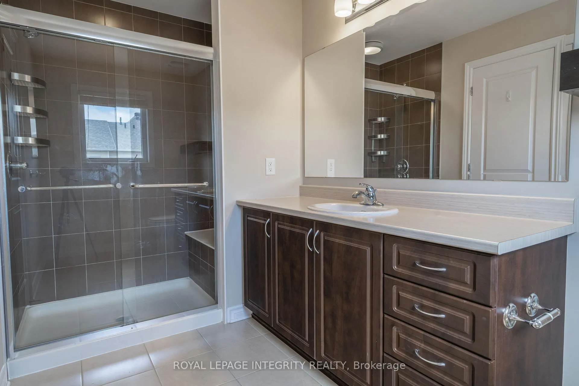 Photo 9 of 71 Fallengale Crescent, Ottawa, Kanata - Kanata Lakes/Heritage Hills — HOMEH