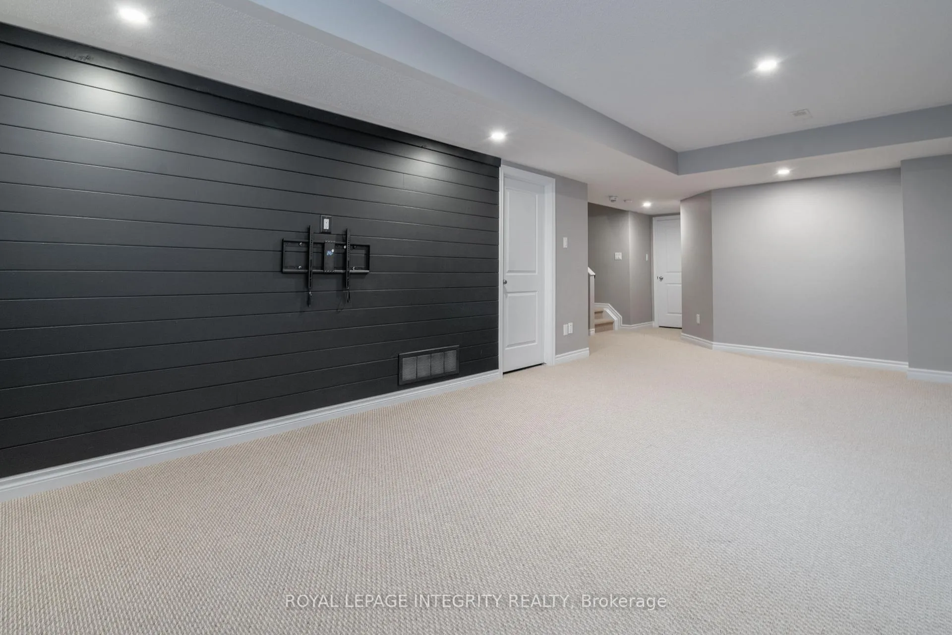Photo 13 of 71 Fallengale Crescent, Ottawa, Kanata - Kanata Lakes/Heritage Hills — HOMEH