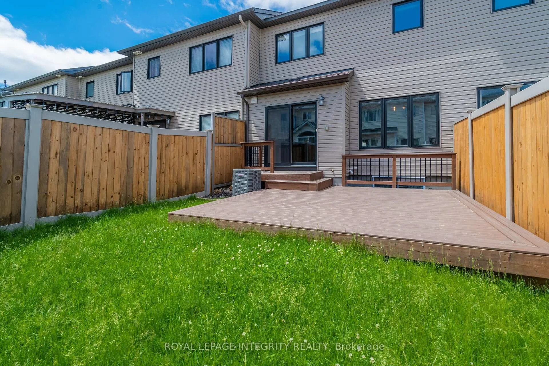 Photo 14 of 71 Fallengale Crescent, Ottawa, Kanata - Kanata Lakes/Heritage Hills — HOMEH