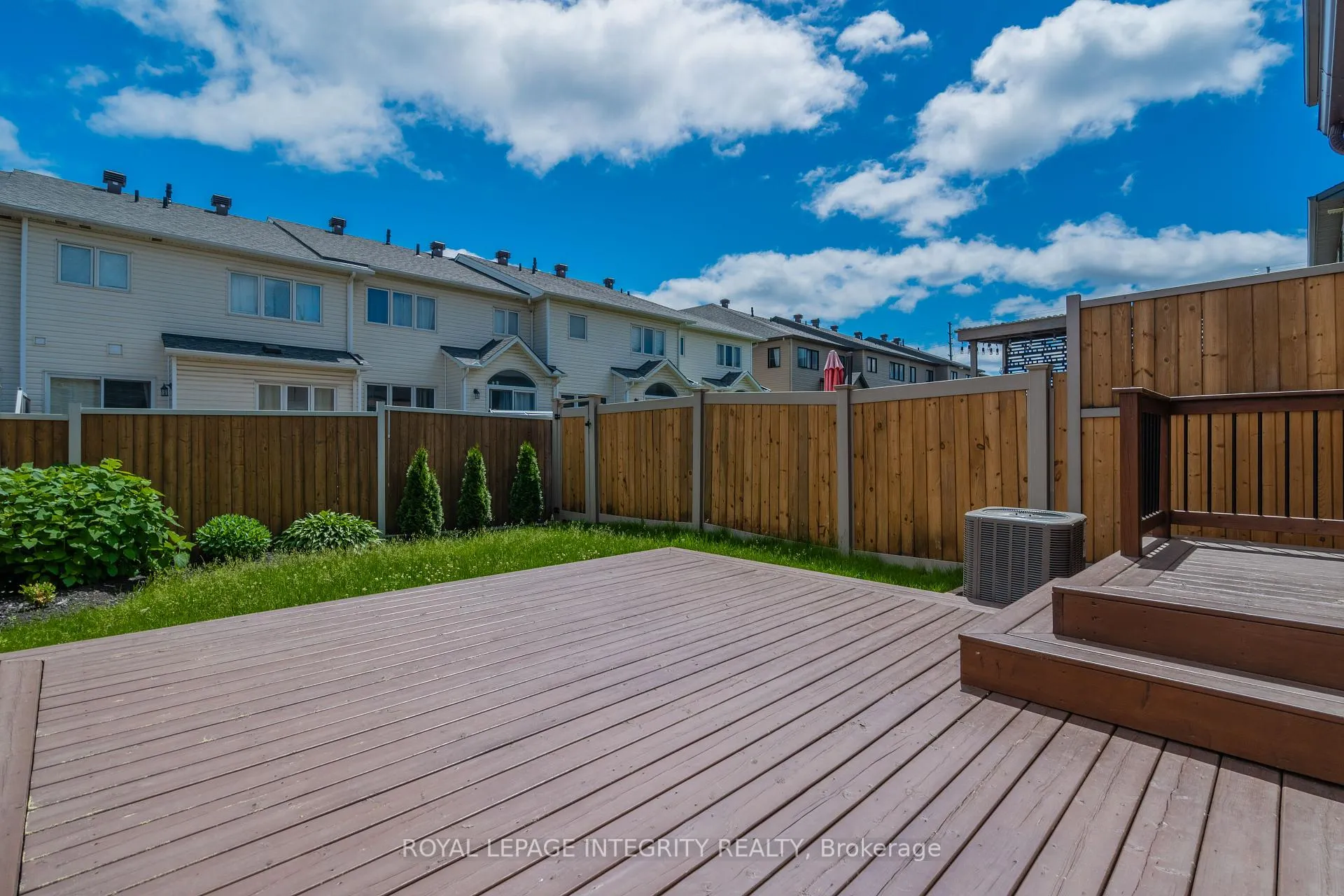 Photo 15 of 71 Fallengale Crescent, Ottawa, Kanata - Kanata Lakes/Heritage Hills — HOMEH