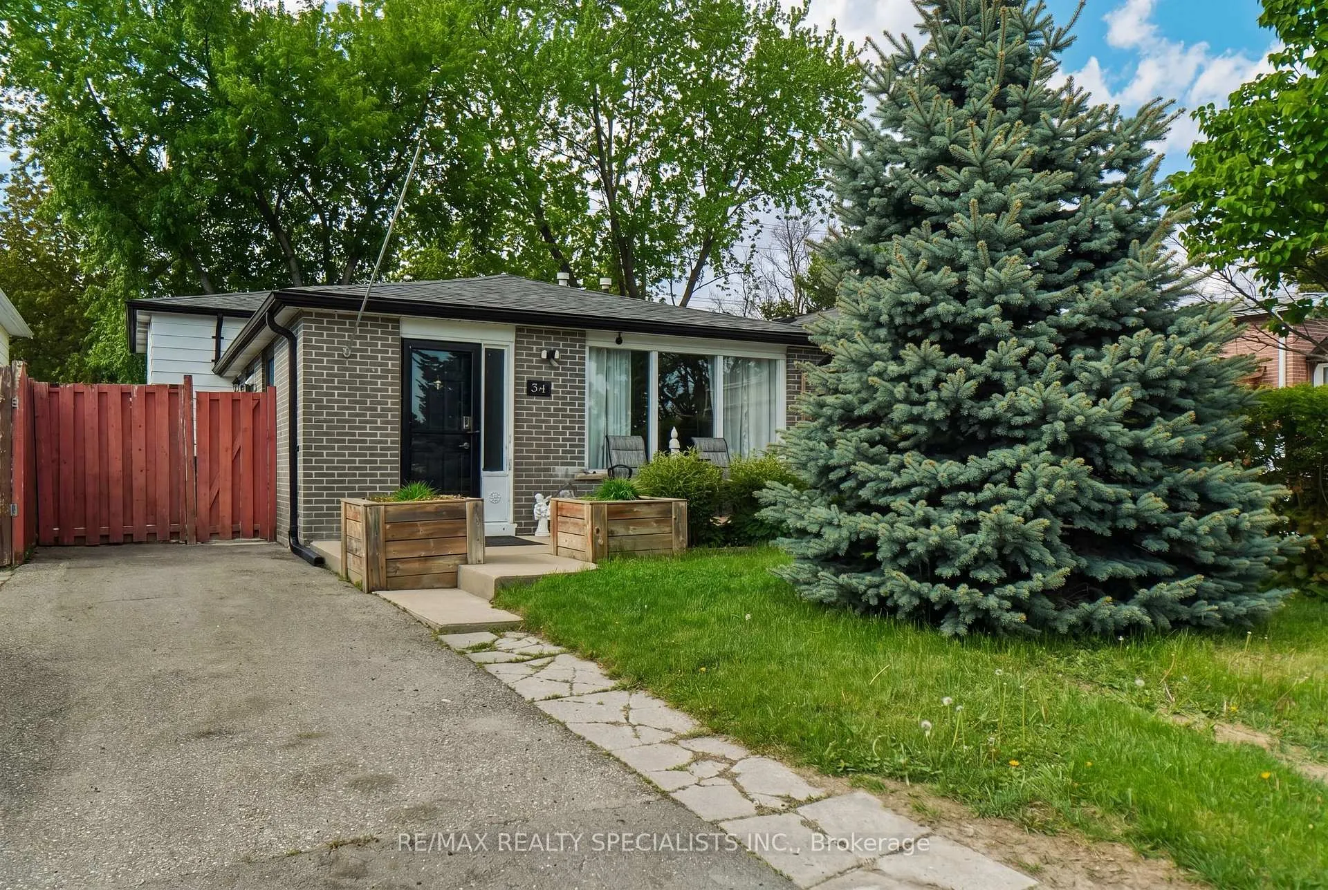 Photo 1 of 34 Alphonsus Court, New Tecumseth, Tottenham — HOMEH