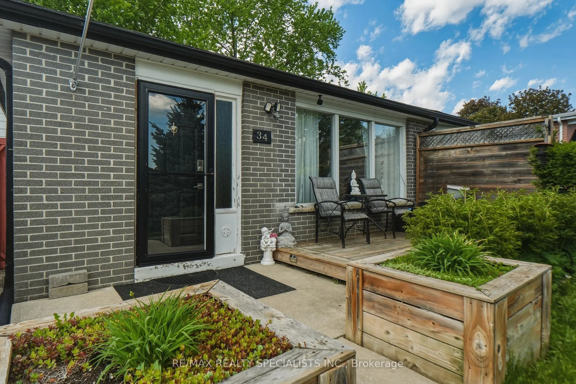 Photo 2 of 34 Alphonsus Court, New Tecumseth, Tottenham — HOMEH