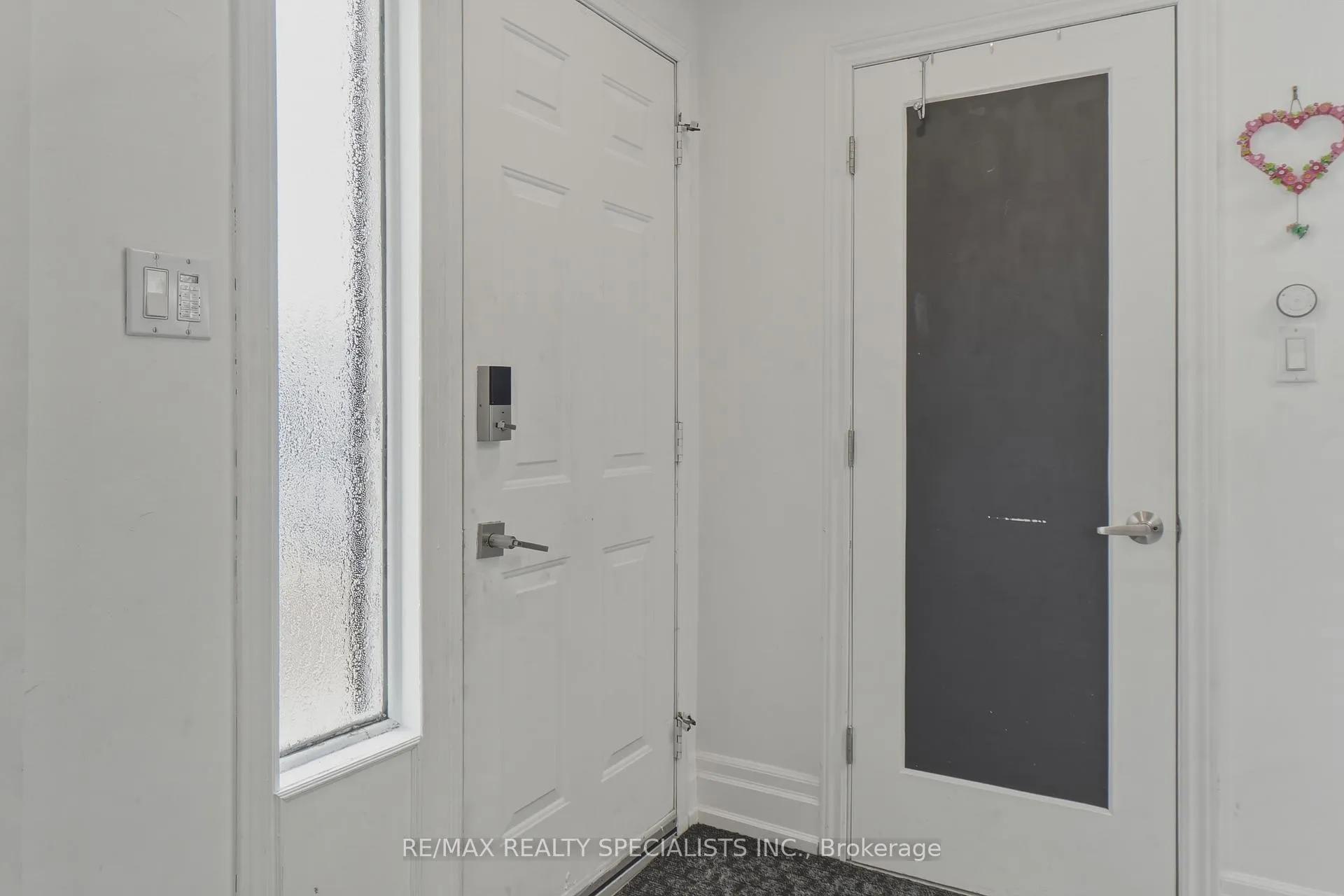 Photo 3 of 34 Alphonsus Court, New Tecumseth, Tottenham — HOMEH