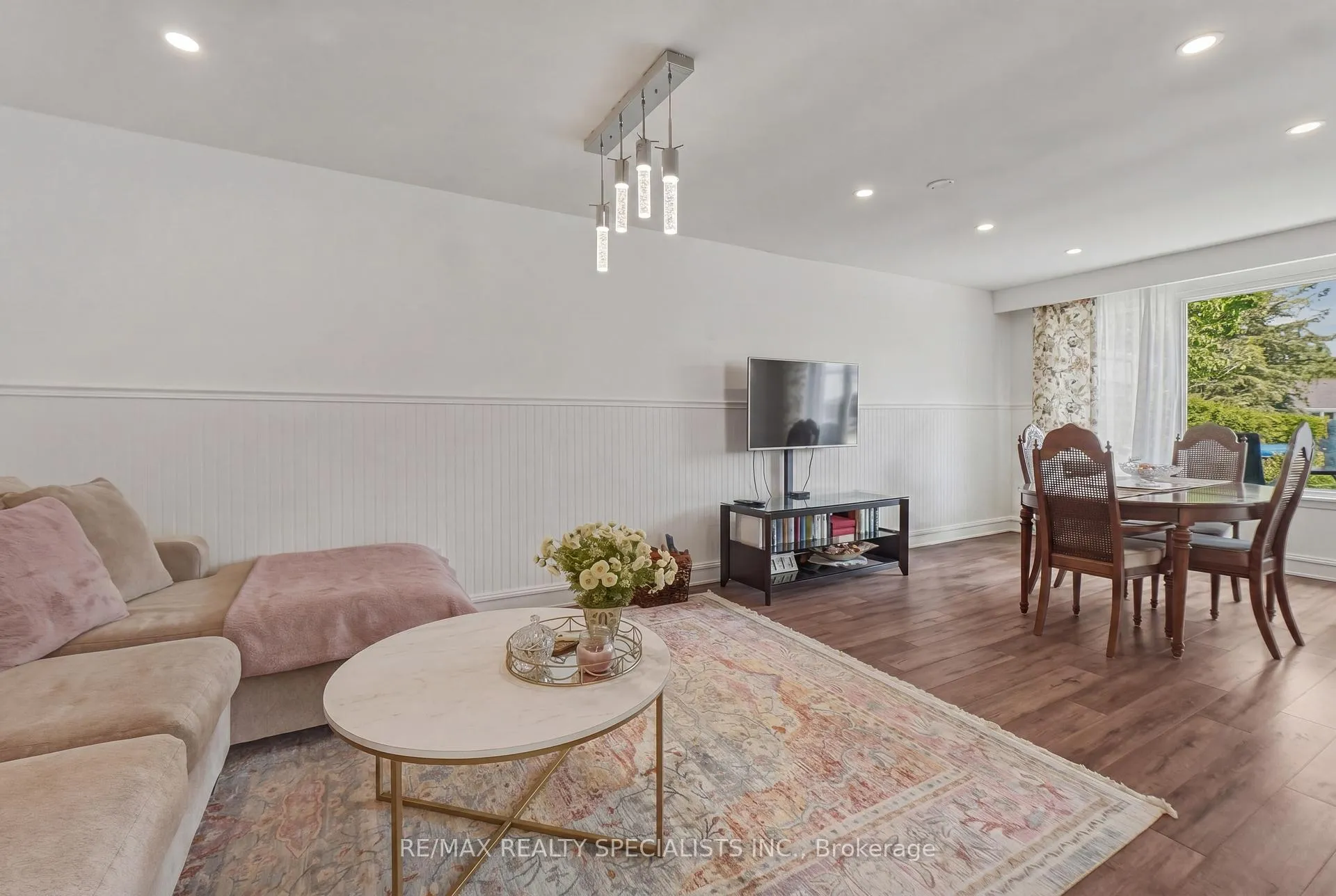 Photo 11 of 34 Alphonsus Court, New Tecumseth, Tottenham — HOMEH