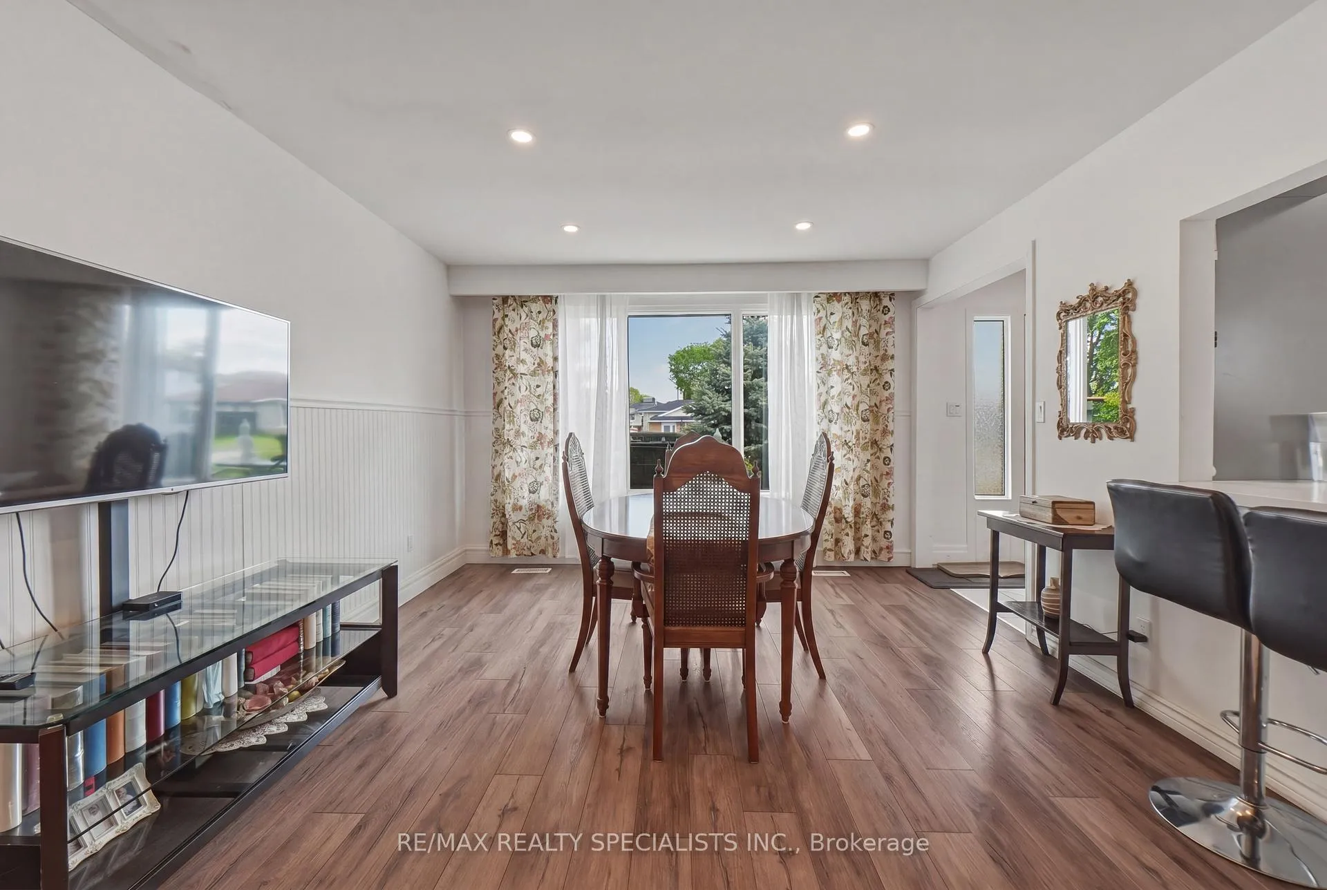 Photo 13 of 34 Alphonsus Court, New Tecumseth, Tottenham — HOMEH