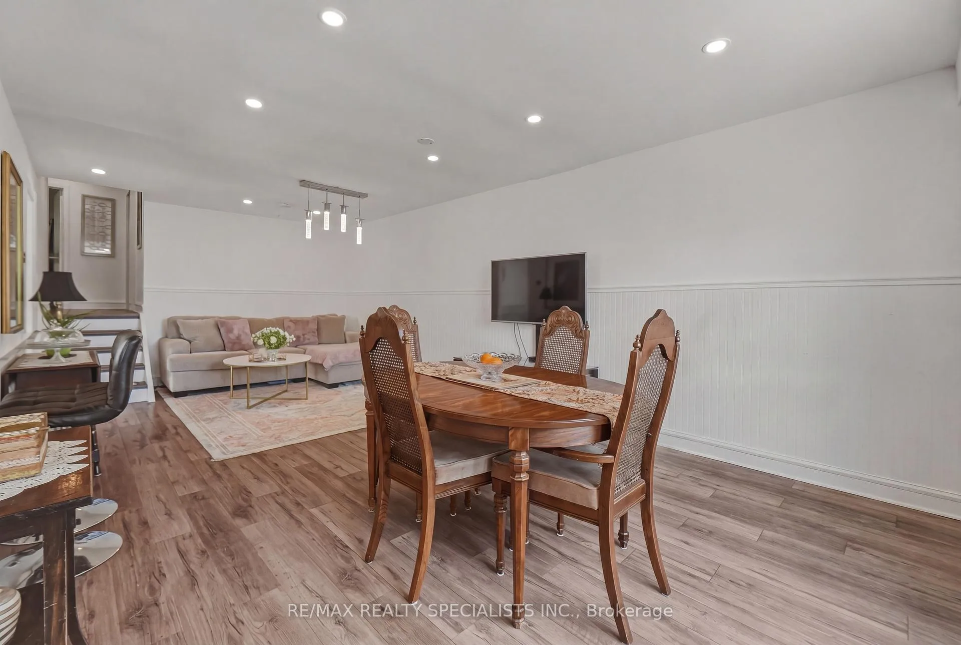Photo 14 of 34 Alphonsus Court, New Tecumseth, Tottenham — HOMEH