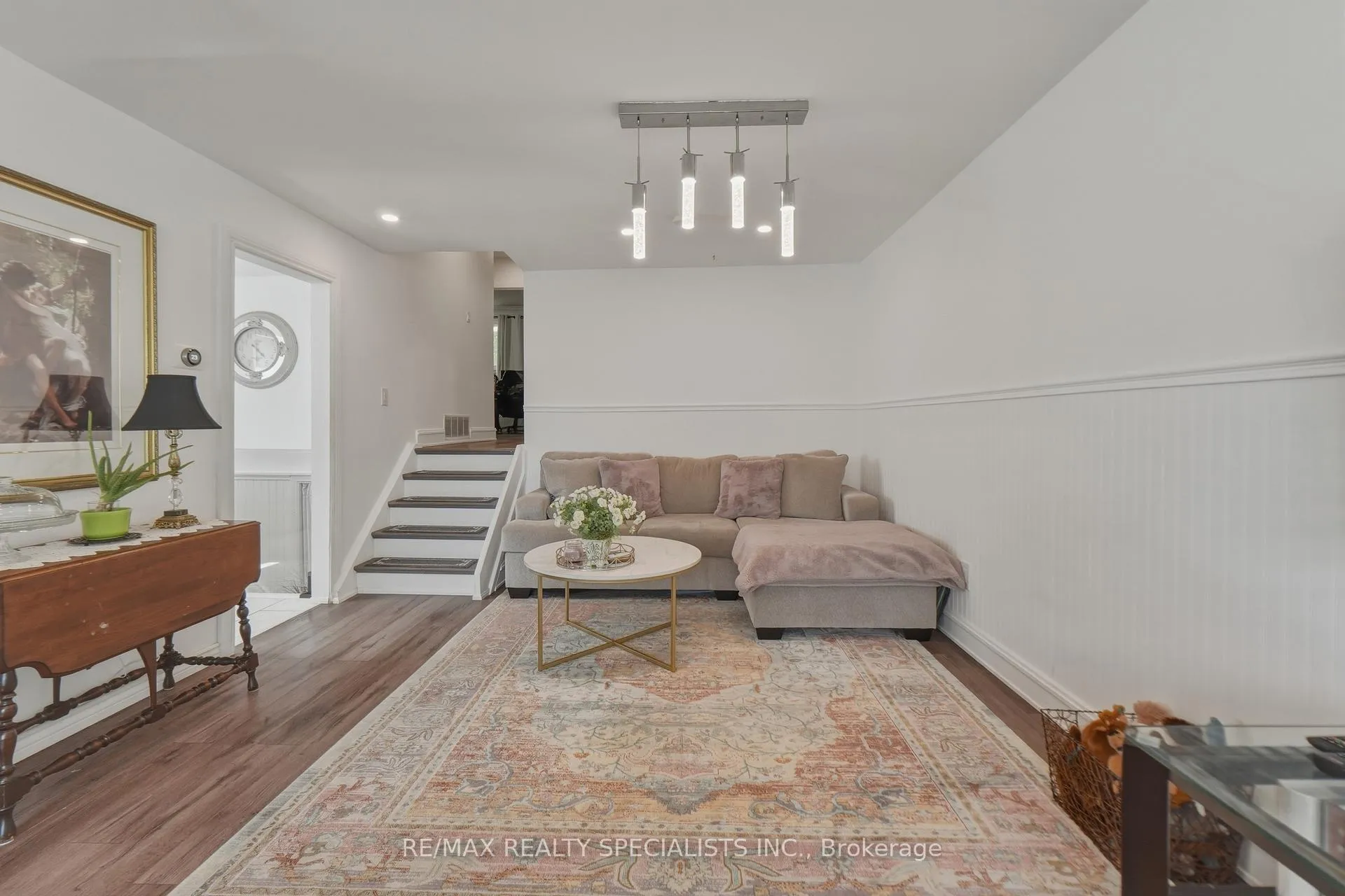Photo 16 of 34 Alphonsus Court, New Tecumseth, Tottenham — HOMEH