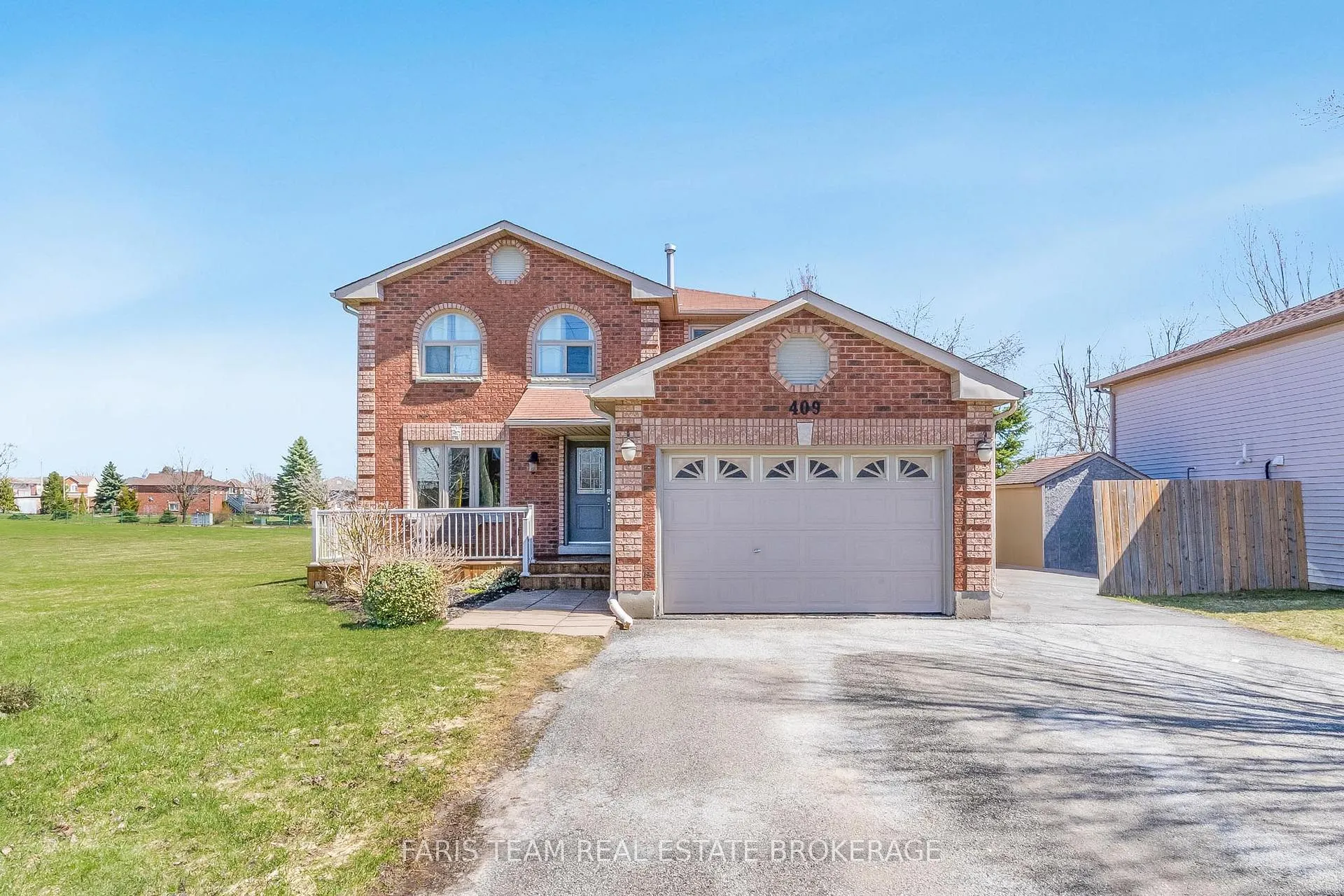 Photo 2 of 409 Anne Street N, Barrie, West Bayfield — HOMEH