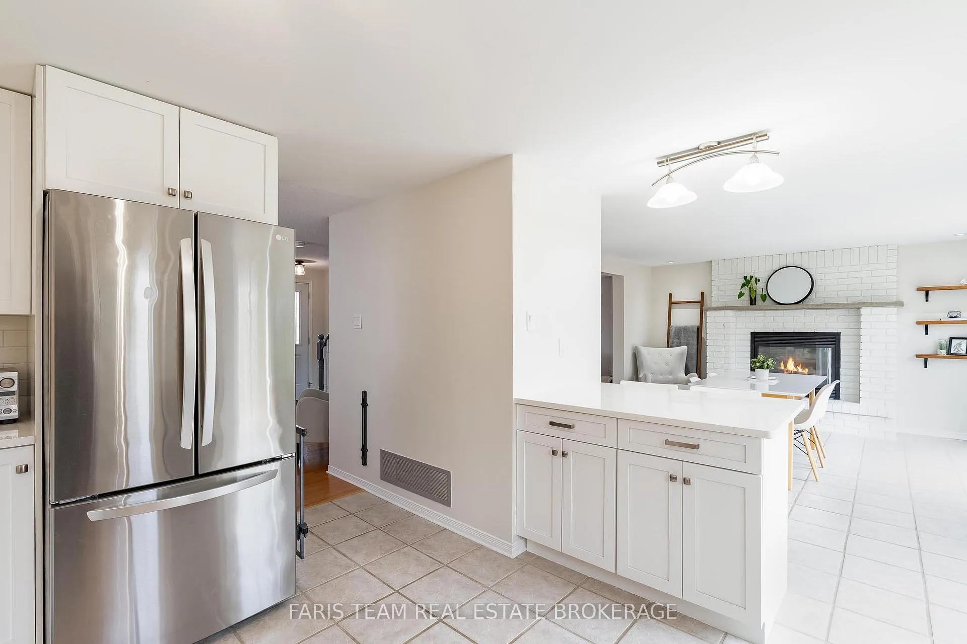 Photo 10 of 409 Anne Street N, Barrie, West Bayfield — HOMEH
