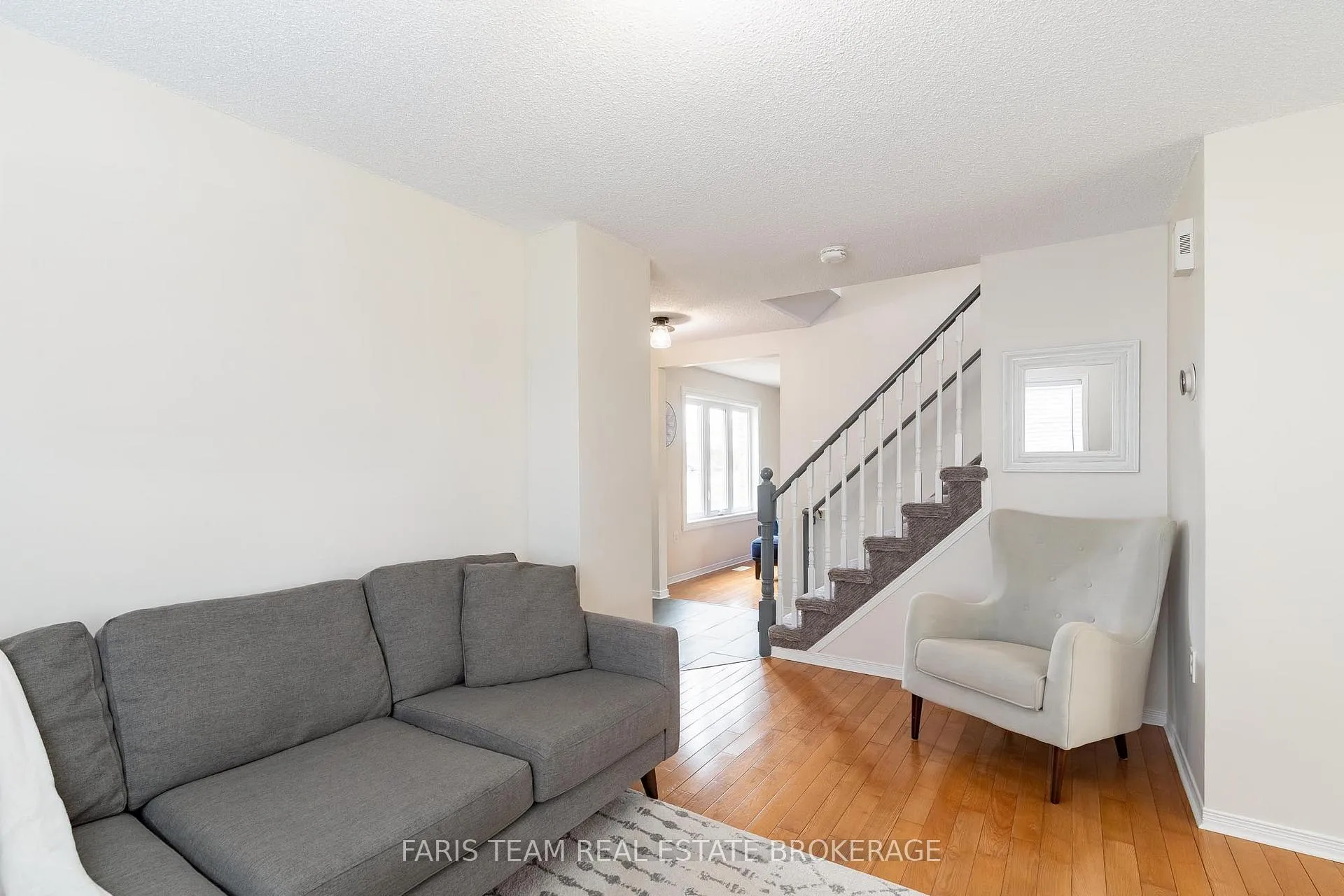 Photo 17 of 409 Anne Street N, Barrie, West Bayfield — HOMEH