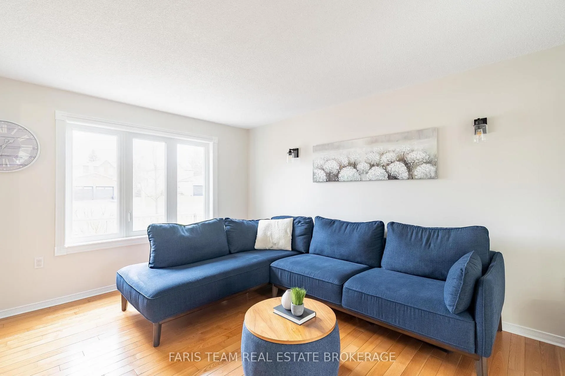 Photo 18 of 409 Anne Street N, Barrie, West Bayfield — HOMEH