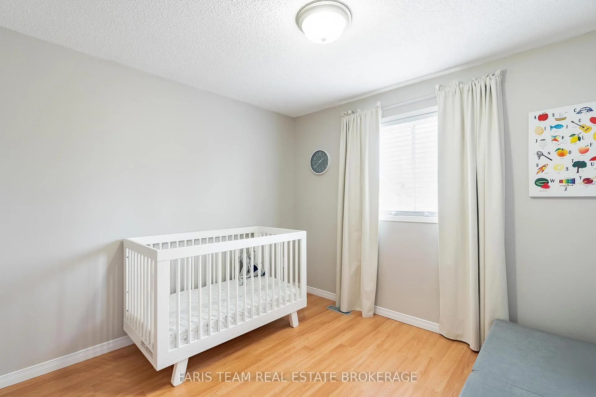 Photo 25 of 409 Anne Street N, Barrie, West Bayfield — HOMEH
