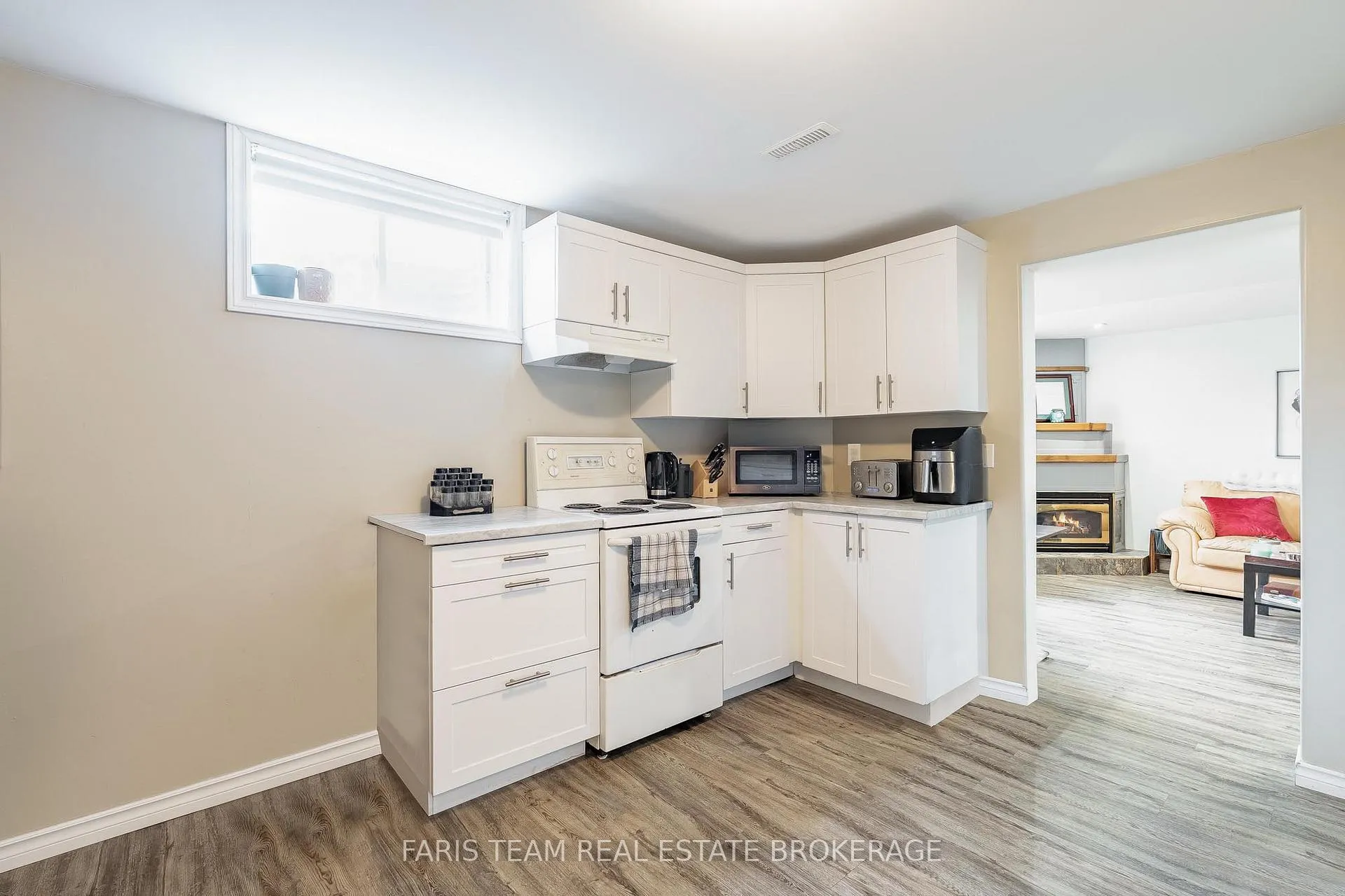 Photo 32 of 409 Anne Street N, Barrie, West Bayfield — HOMEH