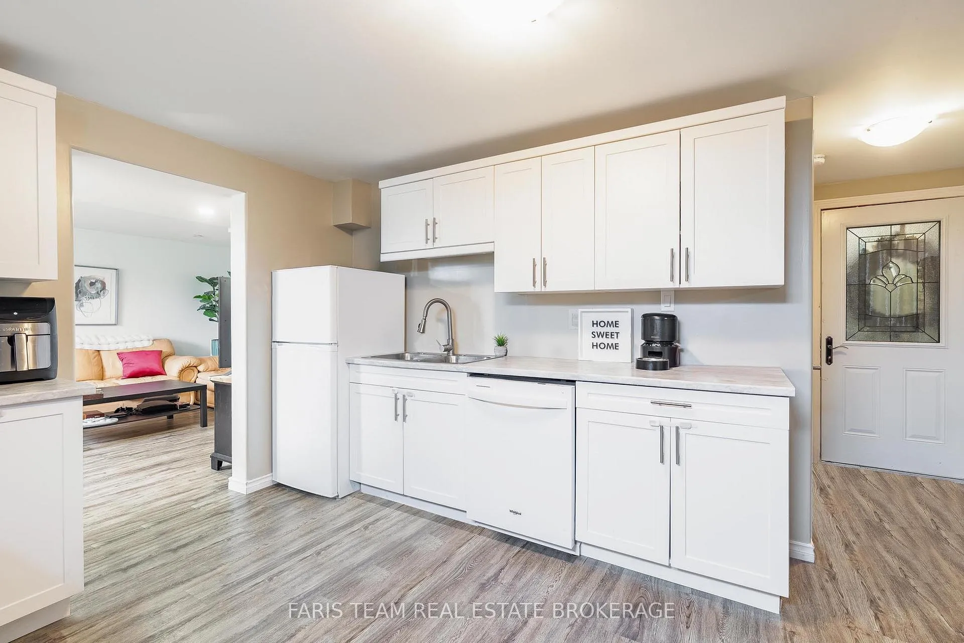 Photo 33 of 409 Anne Street N, Barrie, West Bayfield — HOMEH