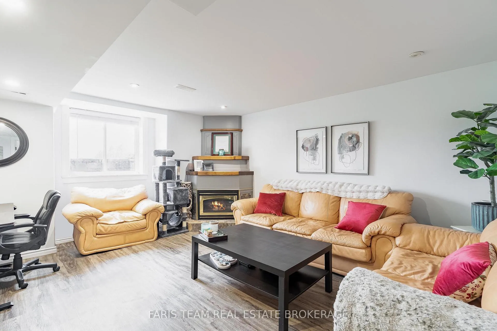 Photo 35 of 409 Anne Street N, Barrie, West Bayfield — HOMEH