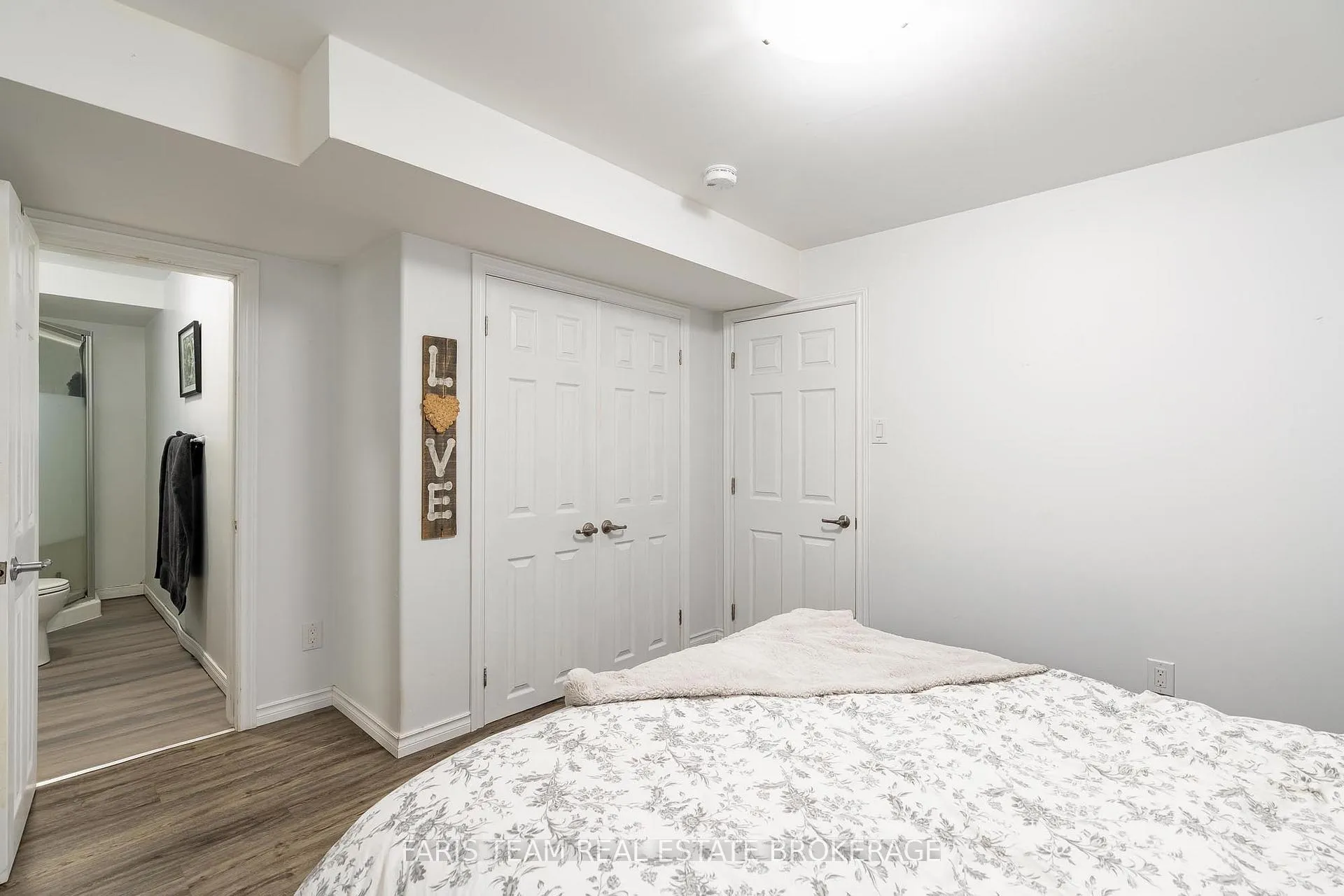 Photo 37 of 409 Anne Street N, Barrie, West Bayfield — HOMEH