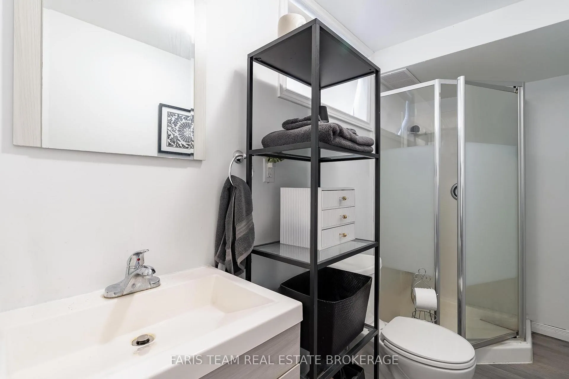 Photo 38 of 409 Anne Street N, Barrie, West Bayfield — HOMEH