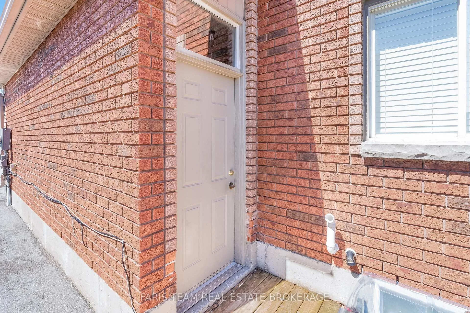Photo 39 of 409 Anne Street N, Barrie, West Bayfield — HOMEH
