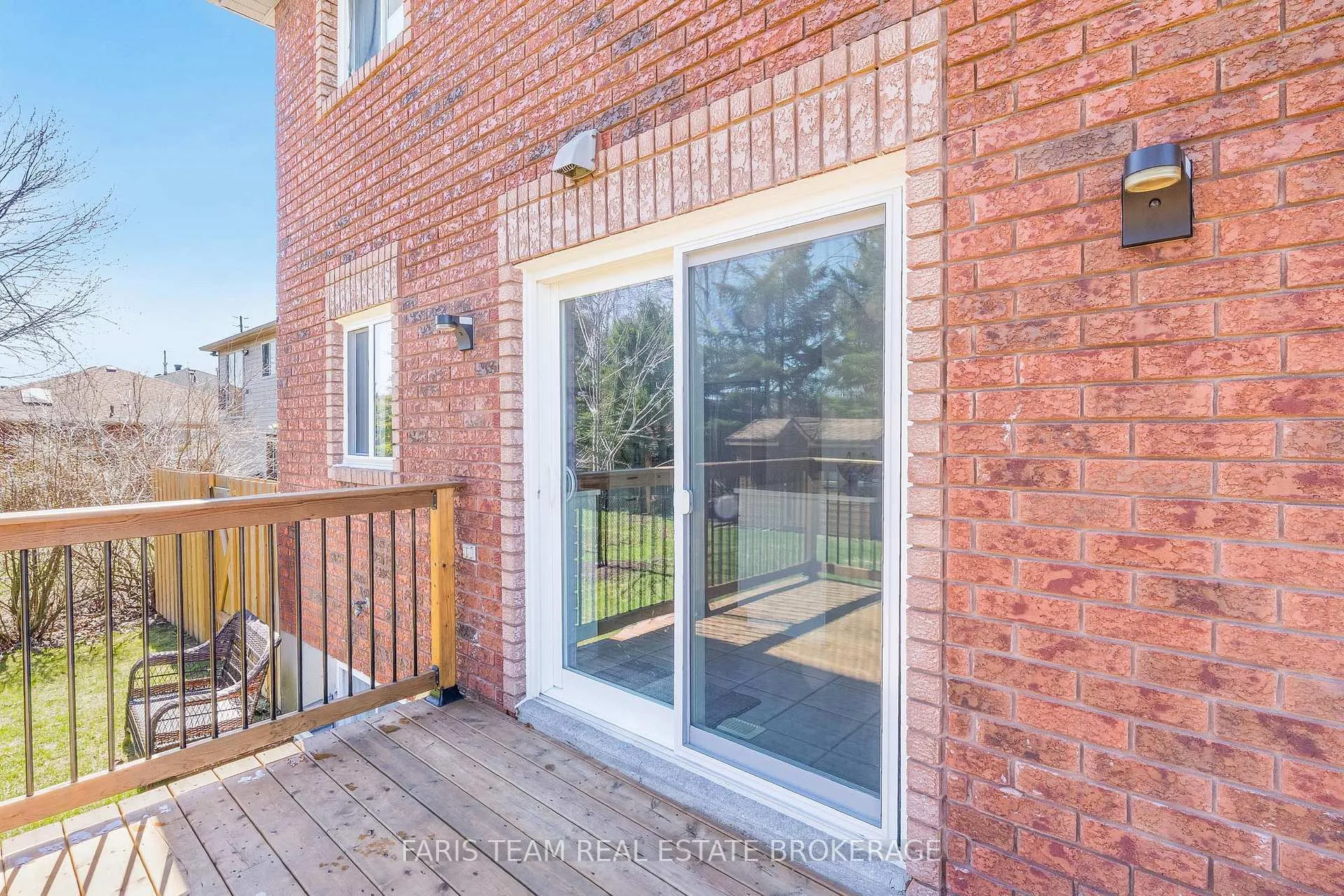 Photo 40 of 409 Anne Street N, Barrie, West Bayfield — HOMEH
