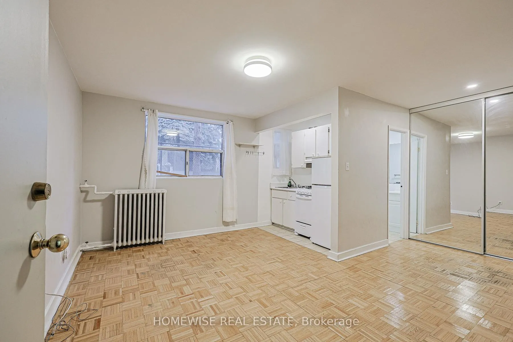 Front of Unit 106, 33 Maitland Street
