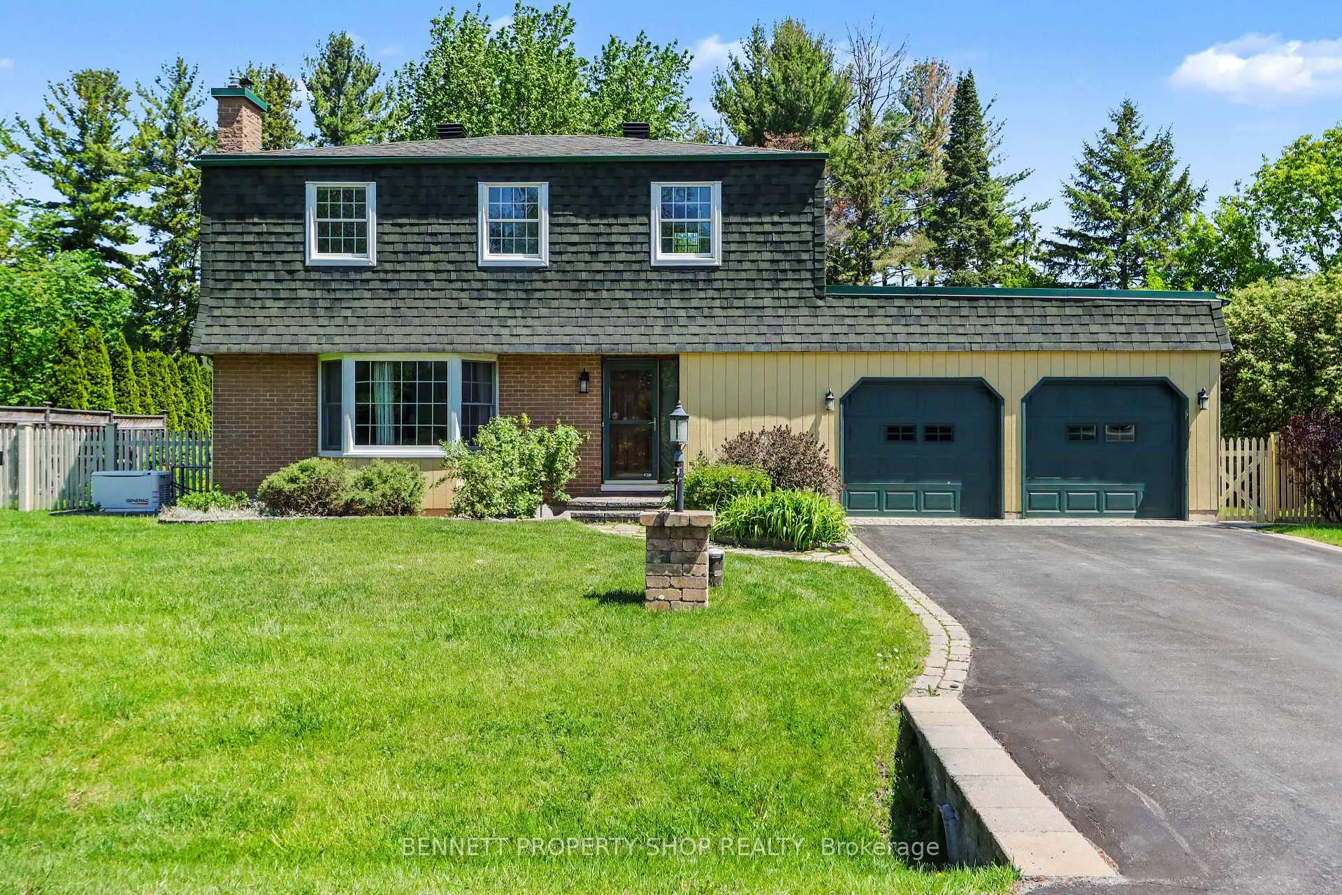 Photo 1 of 5449 Riverside Crescent, Ottawa, Manotick Long Island & Nicholls Island — HOMEH
