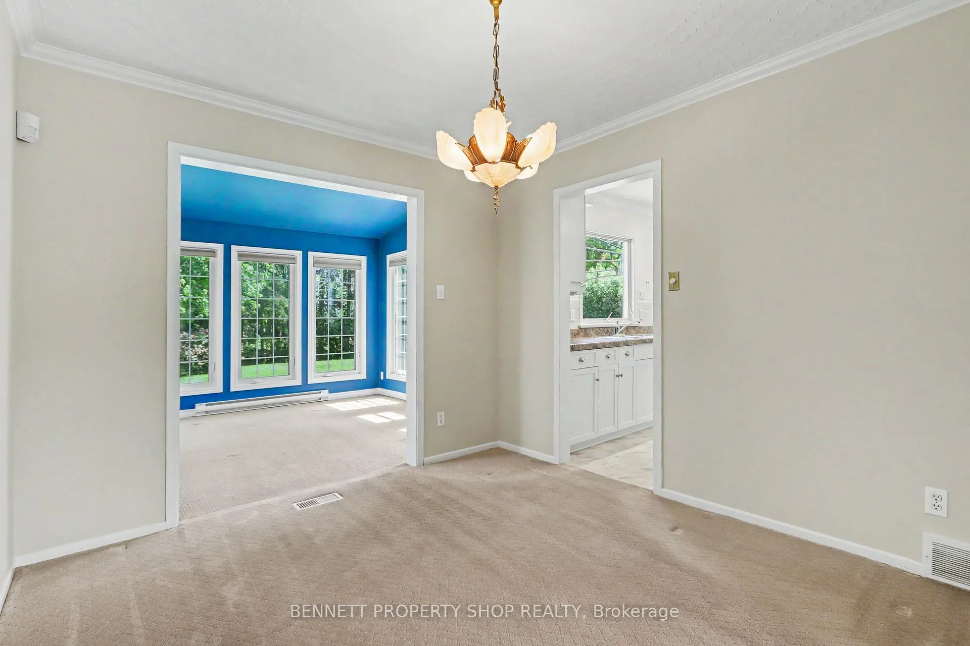 Photo 7 of 5449 Riverside Crescent, Ottawa, Manotick Long Island & Nicholls Island — HOMEH