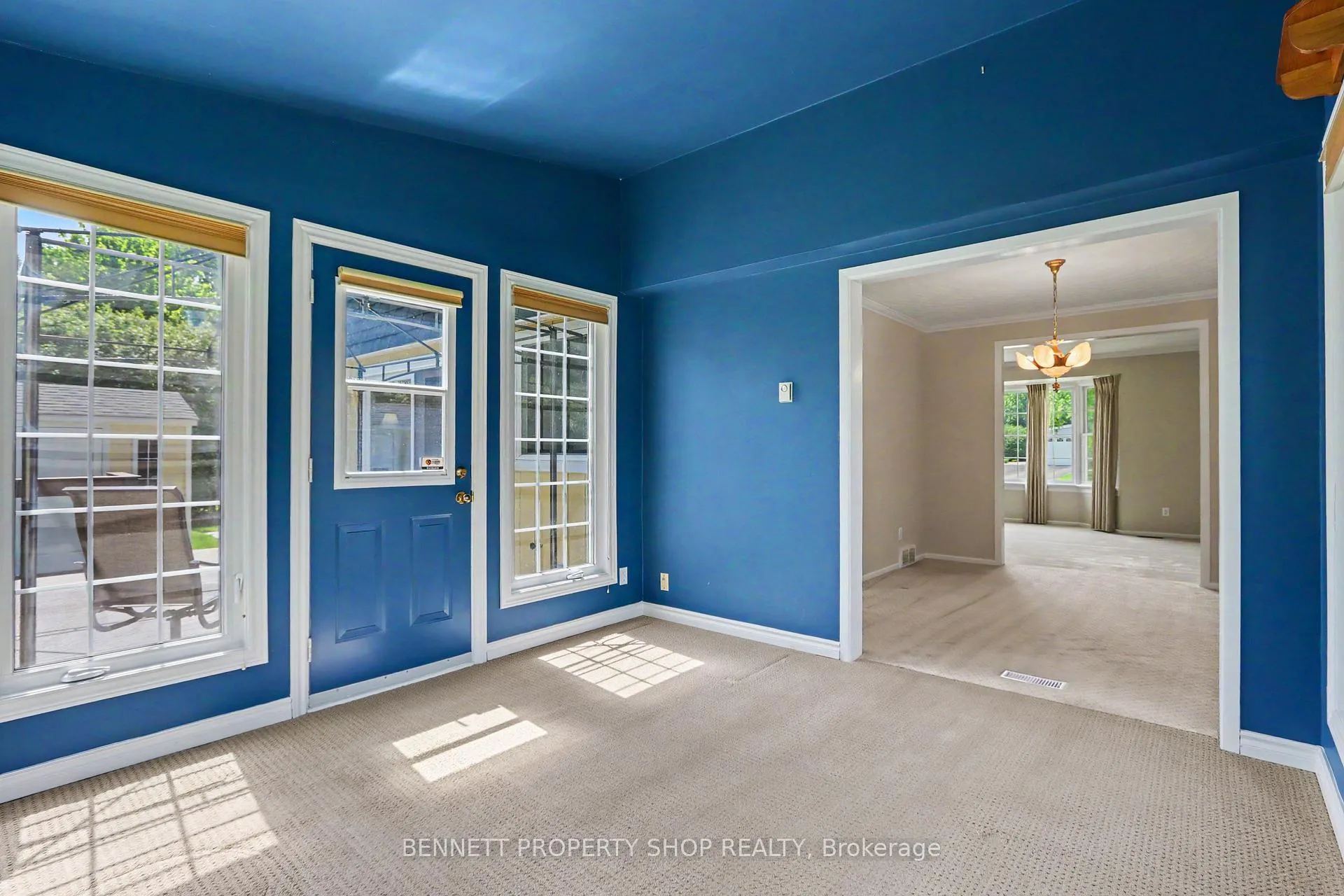 Photo 9 of 5449 Riverside Crescent, Ottawa, Manotick Long Island & Nicholls Island — HOMEH