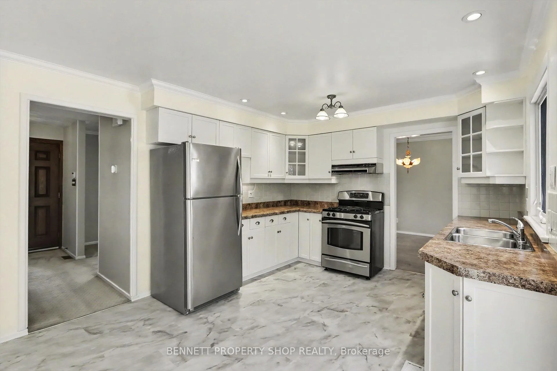 Photo 10 of 5449 Riverside Crescent, Ottawa, Manotick Long Island & Nicholls Island — HOMEH