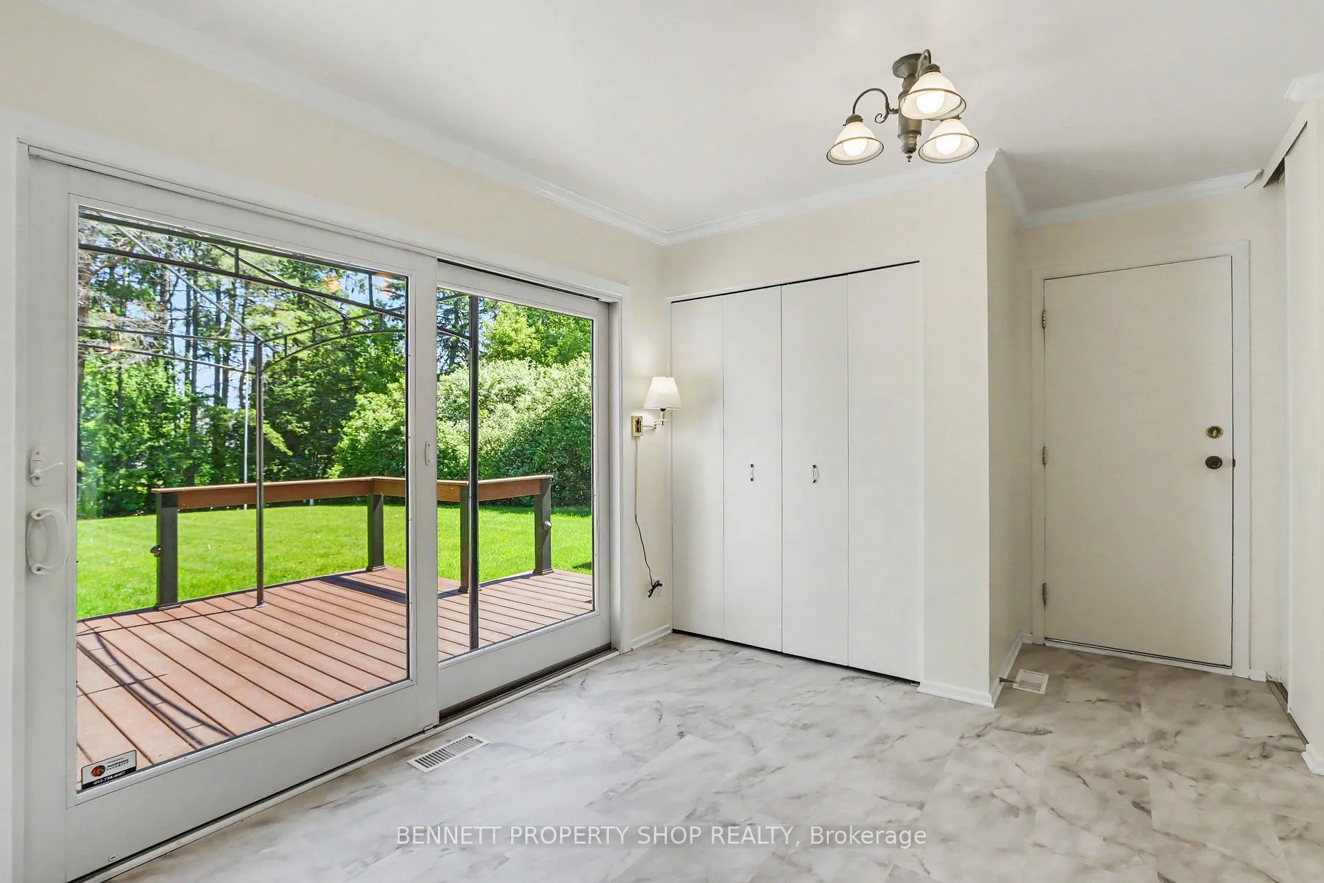 Photo 13 of 5449 Riverside Crescent, Ottawa, Manotick Long Island & Nicholls Island — HOMEH