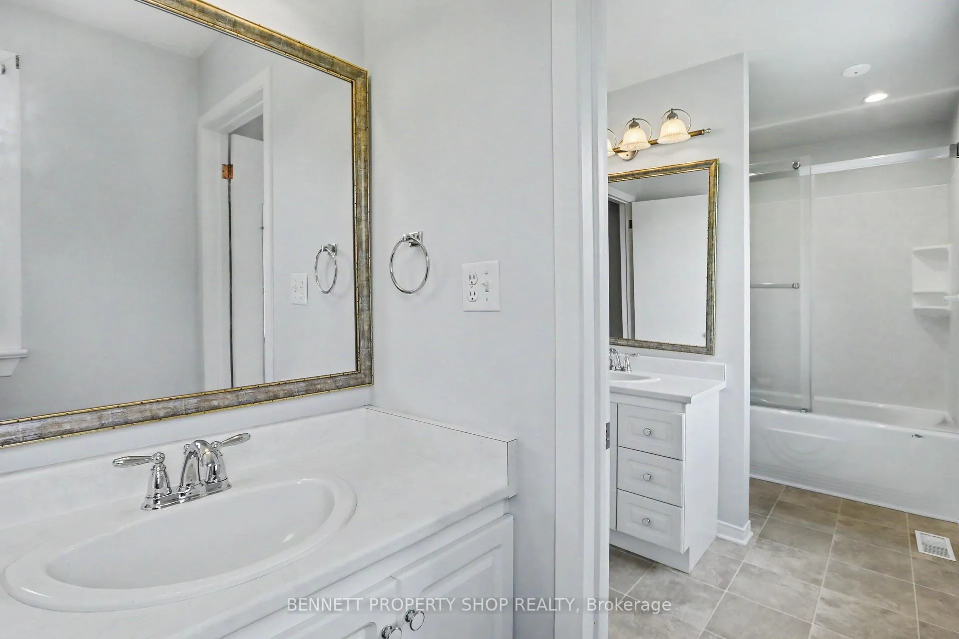 Photo 18 of 5449 Riverside Crescent, Ottawa, Manotick Long Island & Nicholls Island — HOMEH