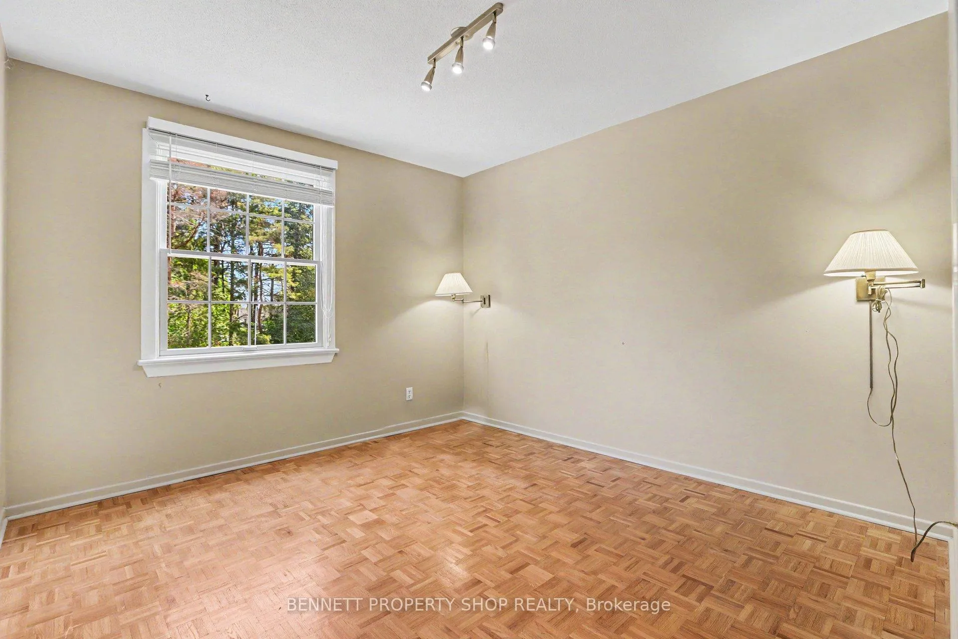 Photo 19 of 5449 Riverside Crescent, Ottawa, Manotick Long Island & Nicholls Island — HOMEH