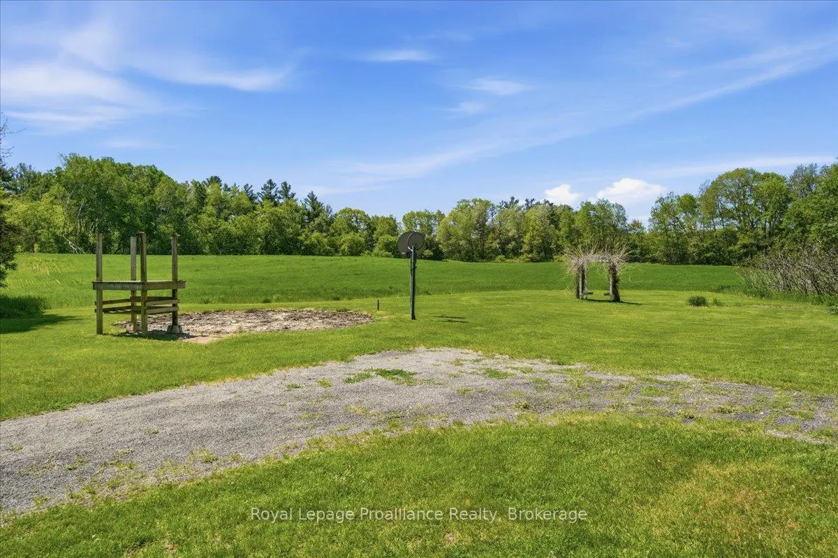 Photo 33 of 110 Walt Road, Quinte West, Murray Ward — HOMEH