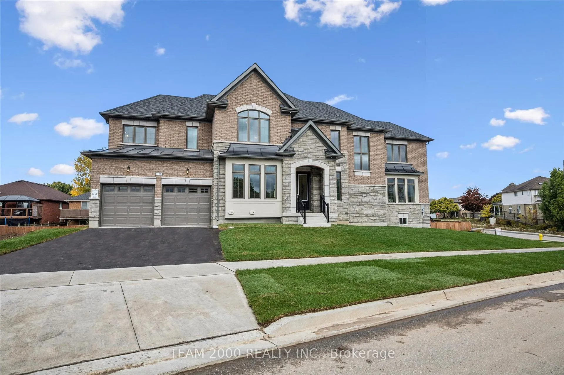 Front of 120 Moss Drive S
