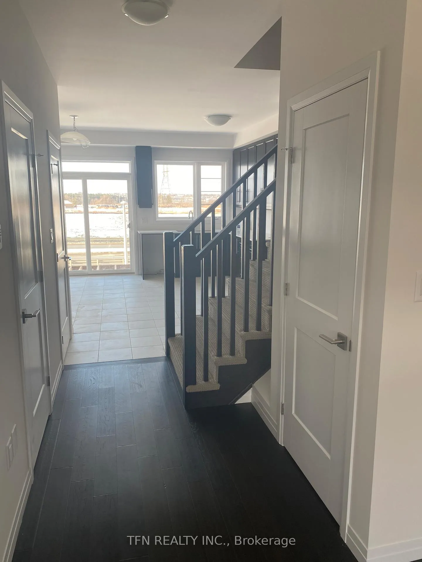 Photo 4 of Unit 218, 30 Times Square Boulevard, Hamilton, Stoney Creek — HOMEH