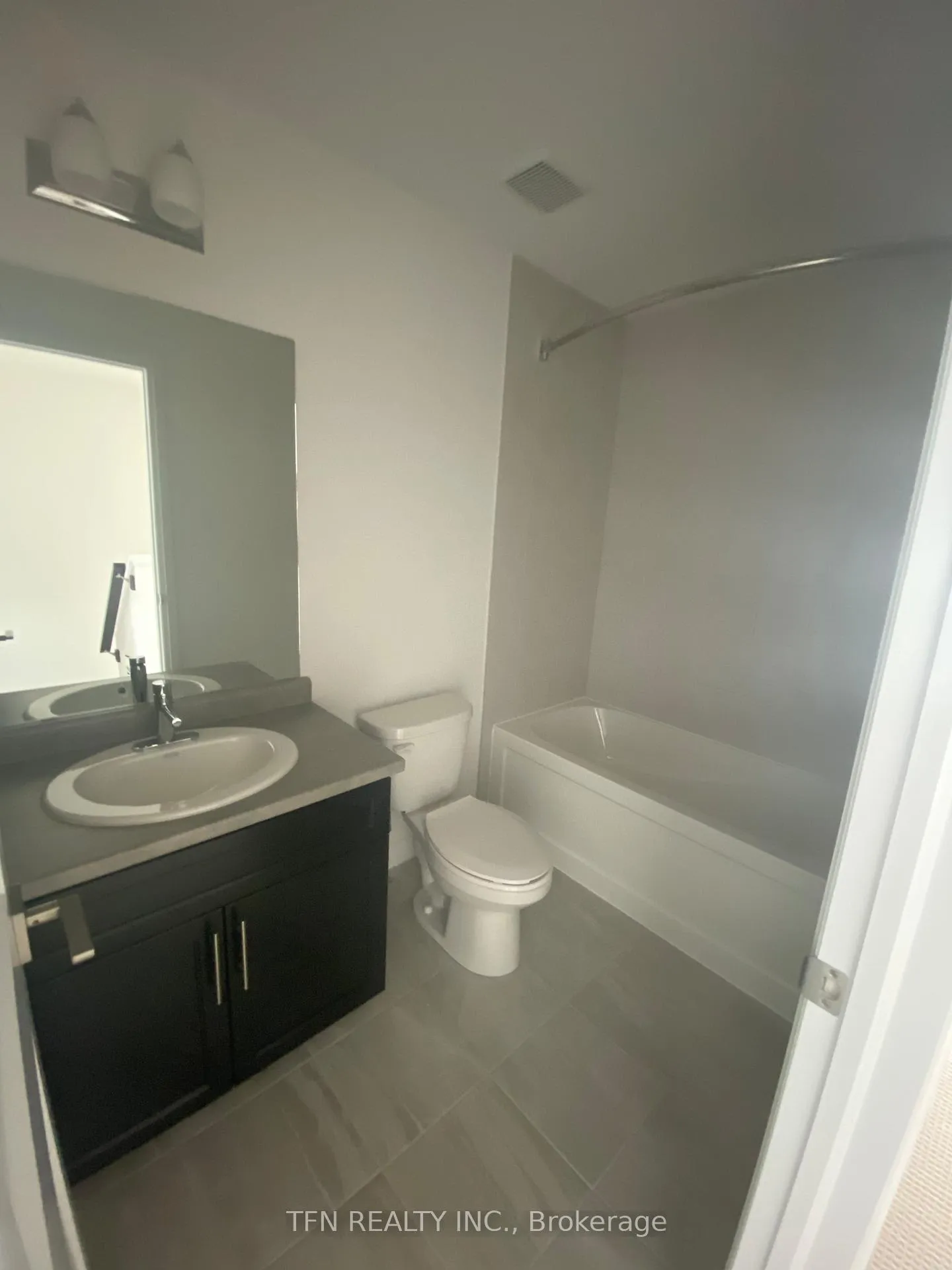 Photo 13 of Unit 218, 30 Times Square Boulevard, Hamilton, Stoney Creek — HOMEH