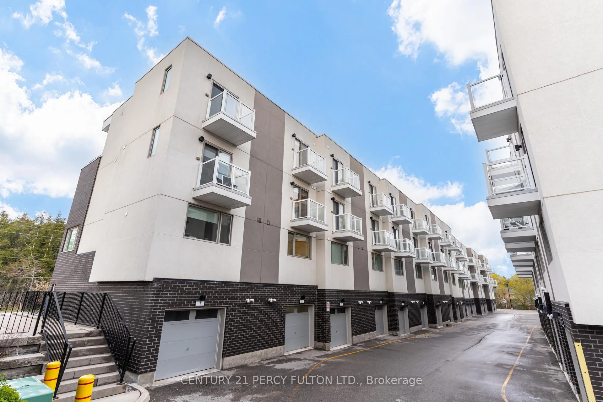 Photo 3 of Unit 2, 1870 Altona Road, Pickering, Rouge Park — HOMEH