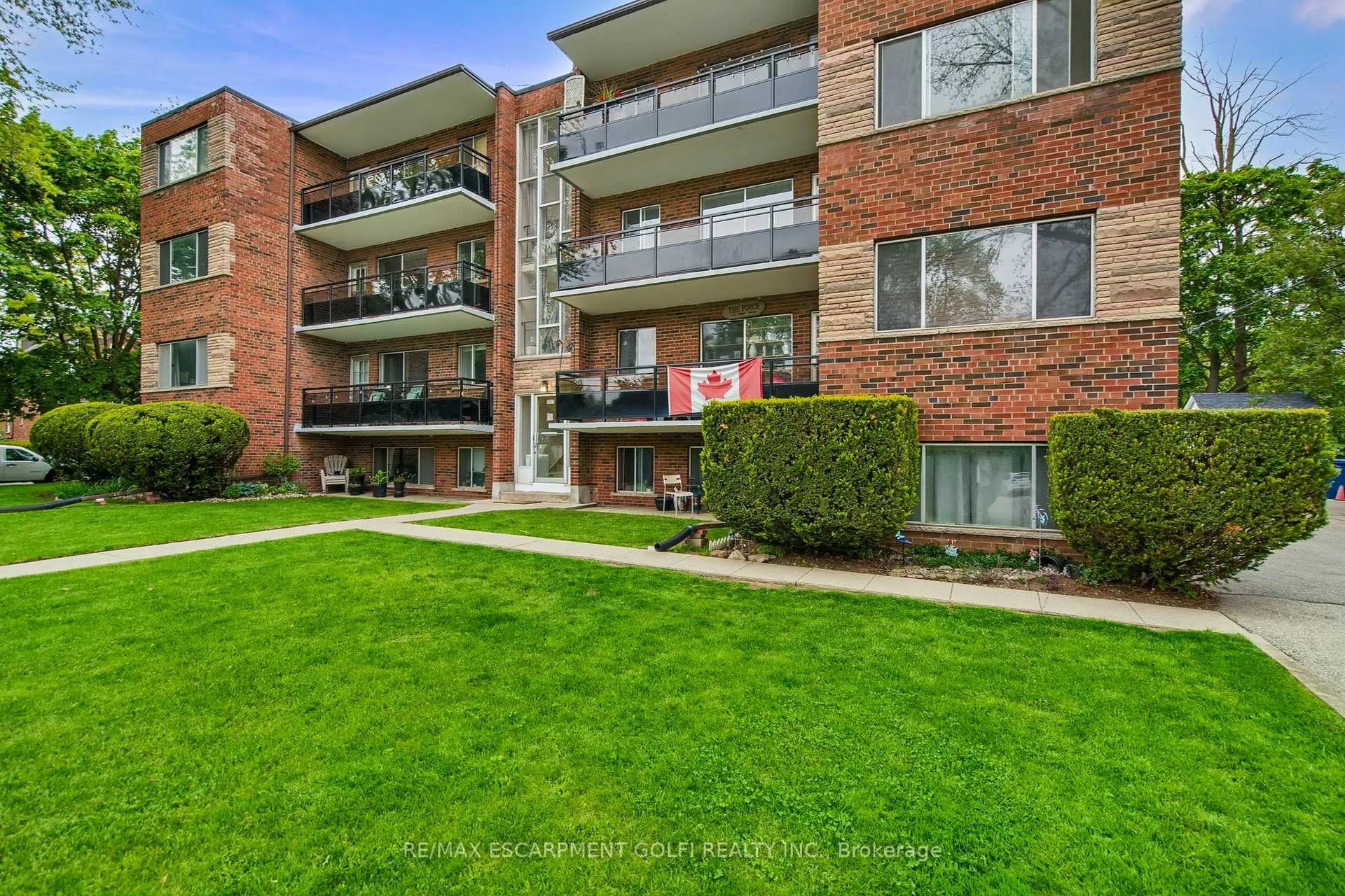 Photo 4 of Unit 9, 2433 First Street, Burlington, Brant — HOMEH