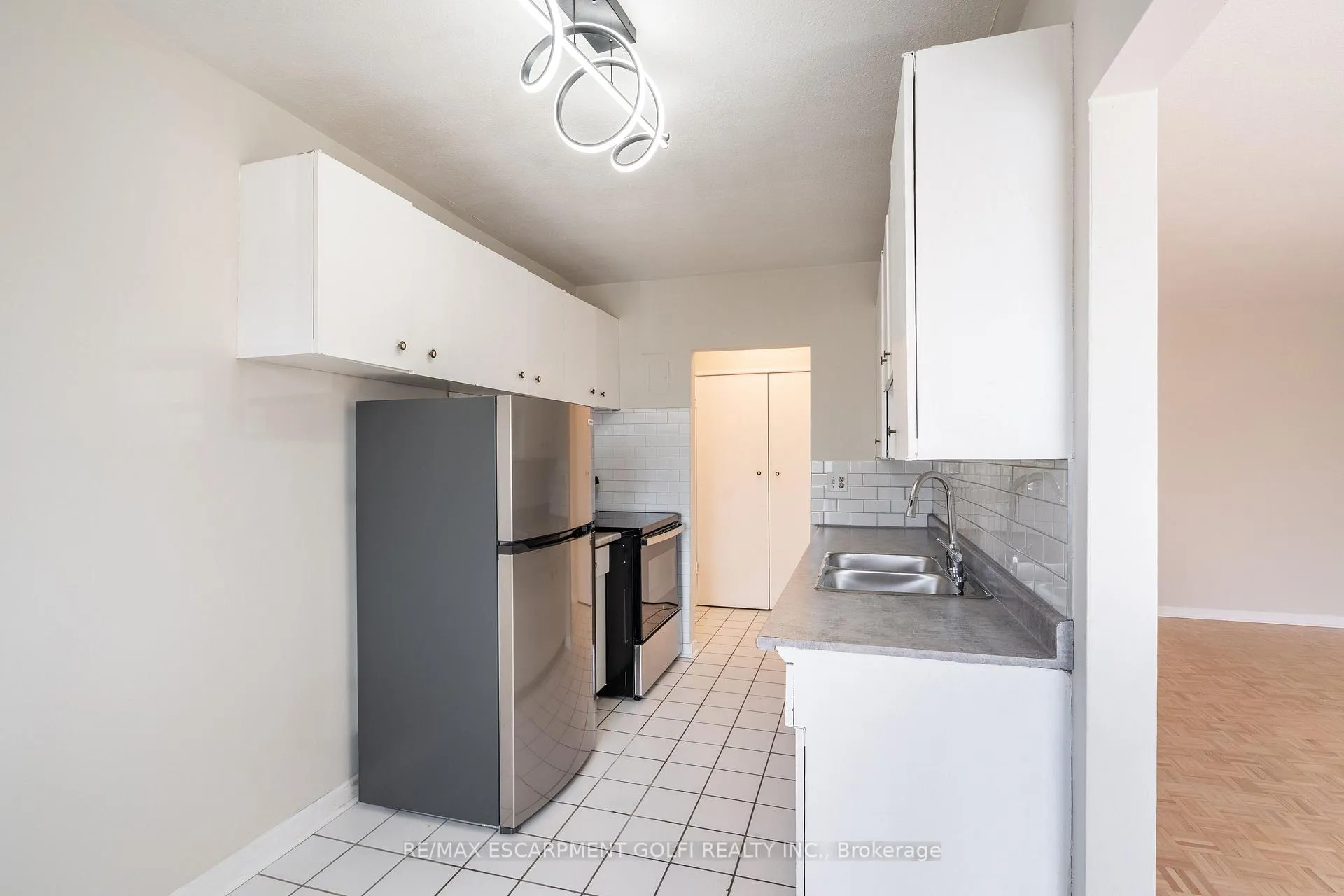 Photo 17 of Unit 9, 2433 First Street, Burlington, Brant — HOMEH