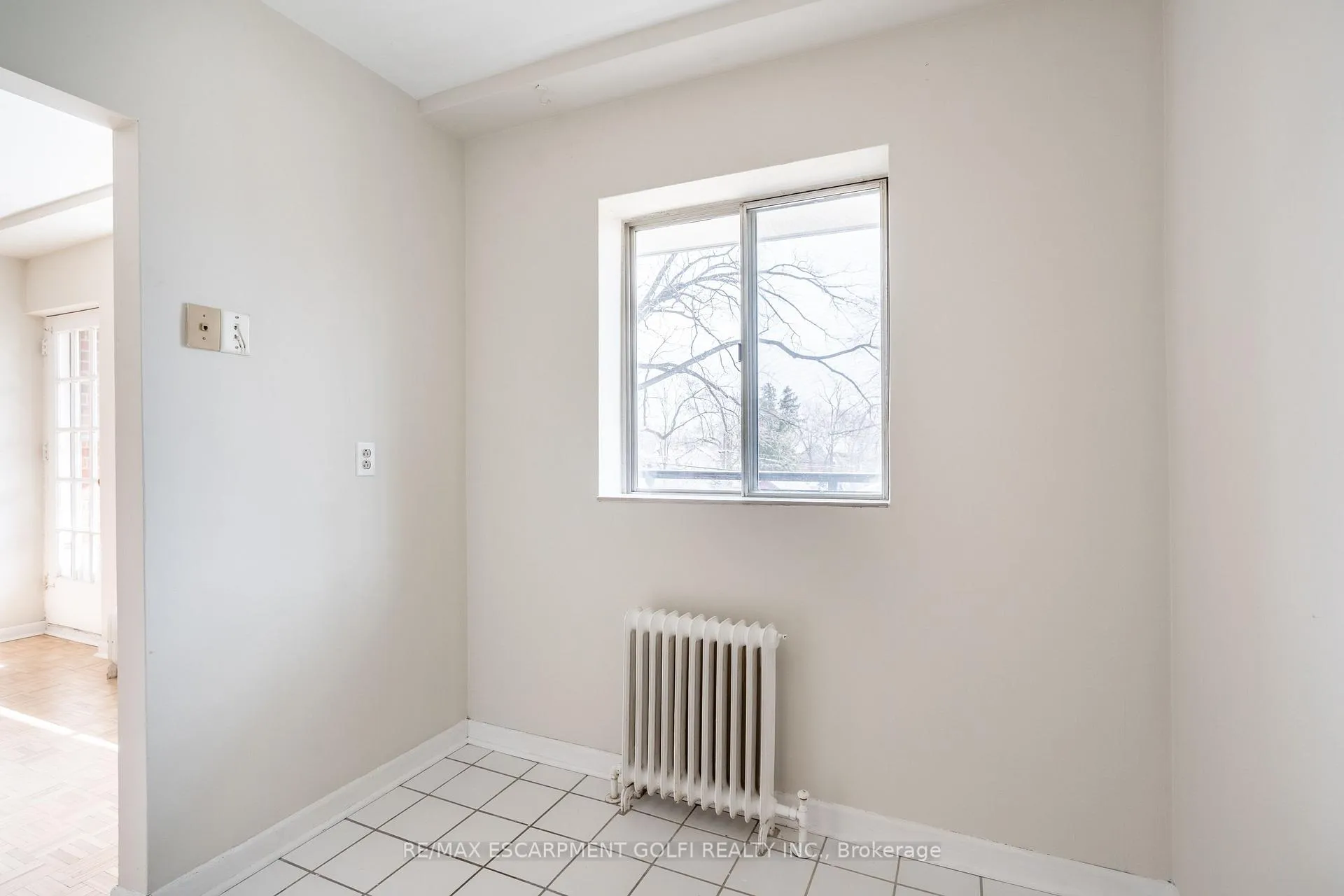 Photo 19 of Unit 9, 2433 First Street, Burlington, Brant — HOMEH