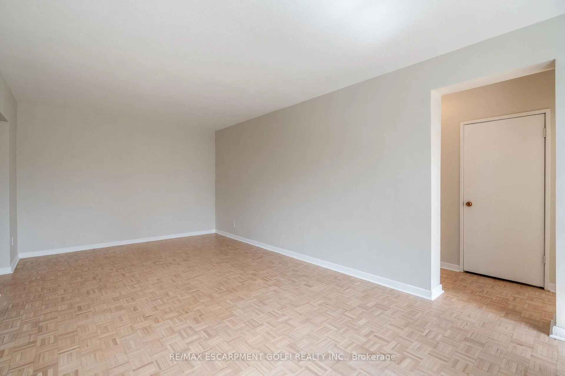 Photo 21 of Unit 9, 2433 First Street, Burlington, Brant — HOMEH