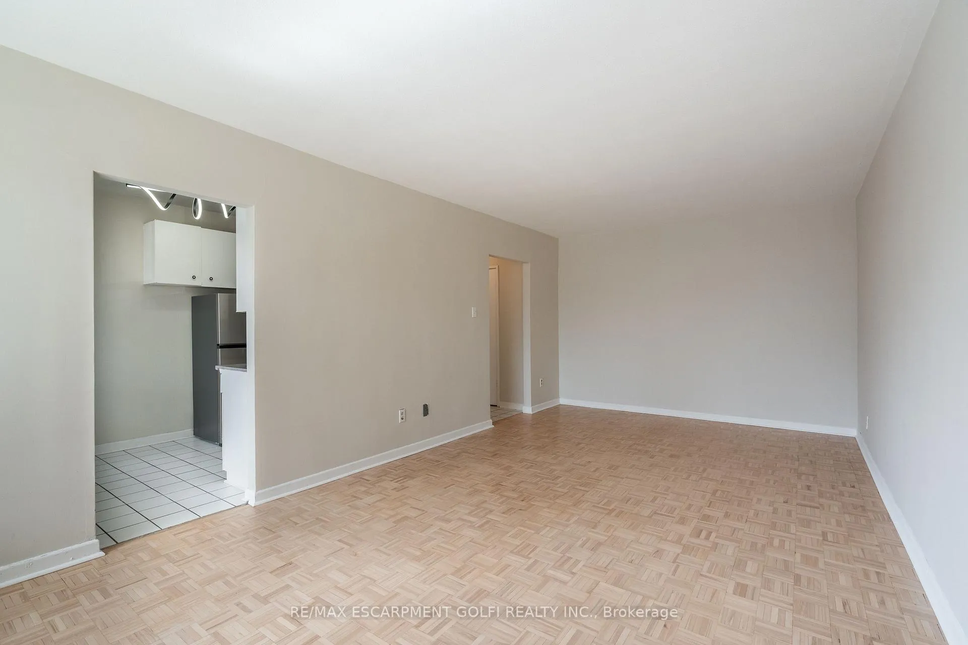 Photo 22 of Unit 9, 2433 First Street, Burlington, Brant — HOMEH