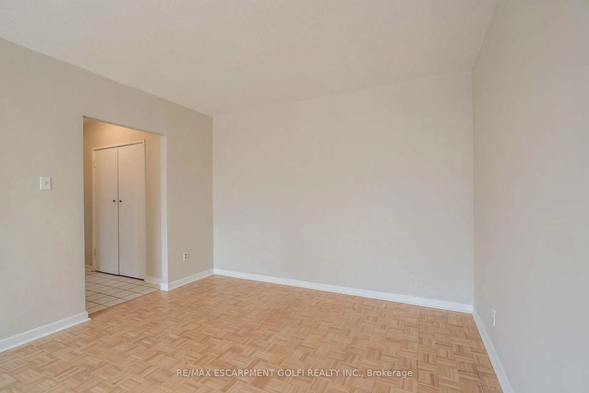 Photo 23 of Unit 9, 2433 First Street, Burlington, Brant — HOMEH