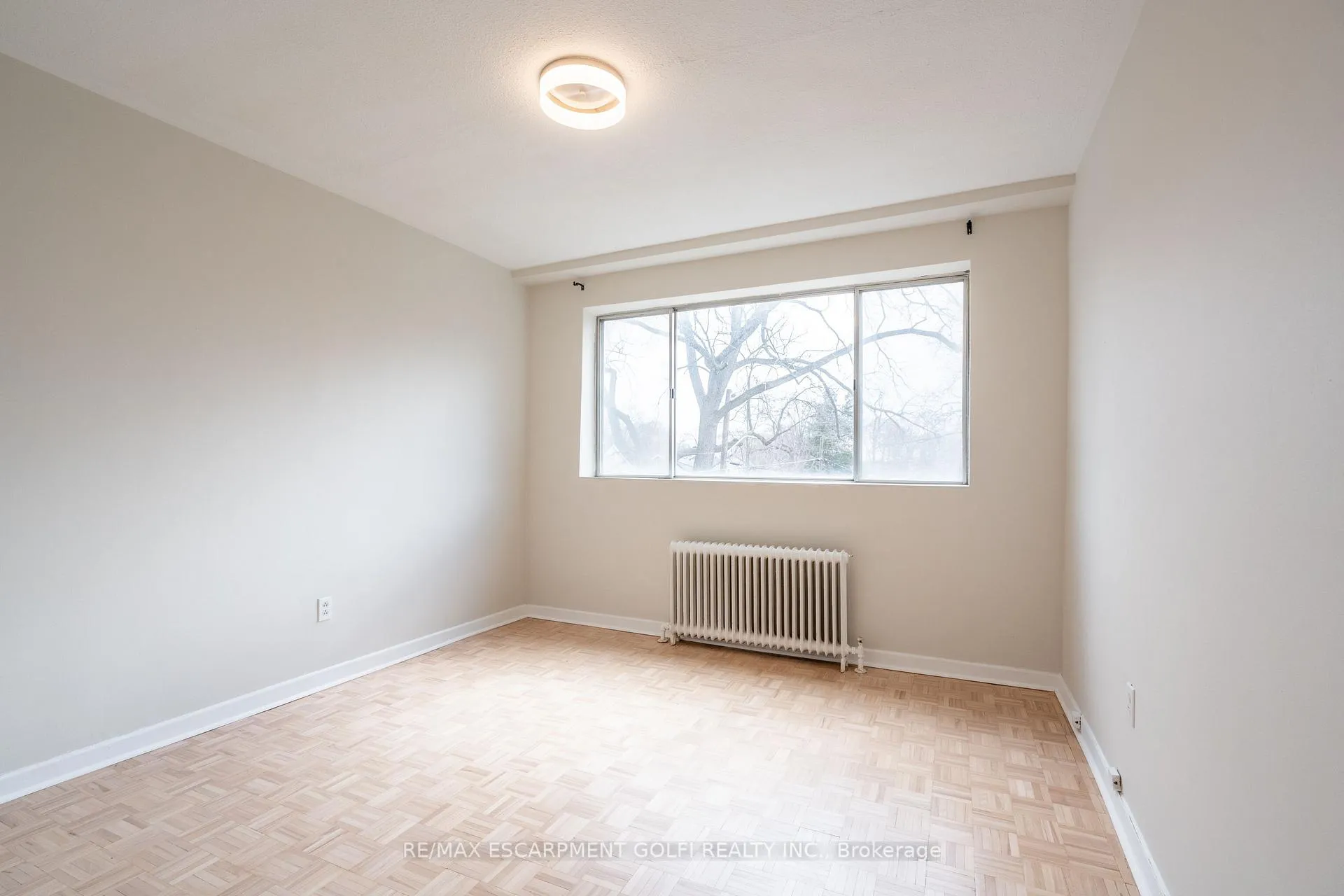 Photo 34 of Unit 9, 2433 First Street, Burlington, Brant — HOMEH
