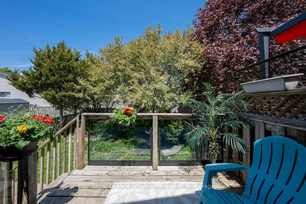 Photo 4 of 611 Barnsley Crescent, Kingston, City Southwest — HOMEH